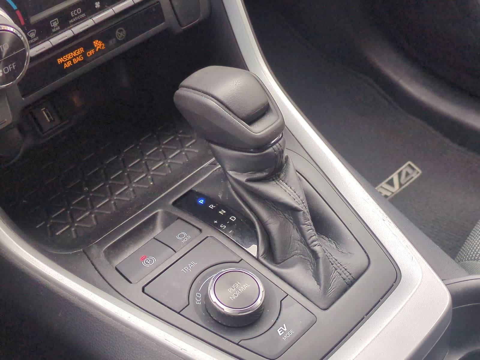 Thumbnail: 2021 Toyota RAV4 - 31