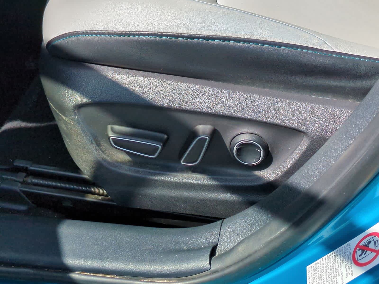 Thumbnail: 2017 Toyota Prius Prime - 18