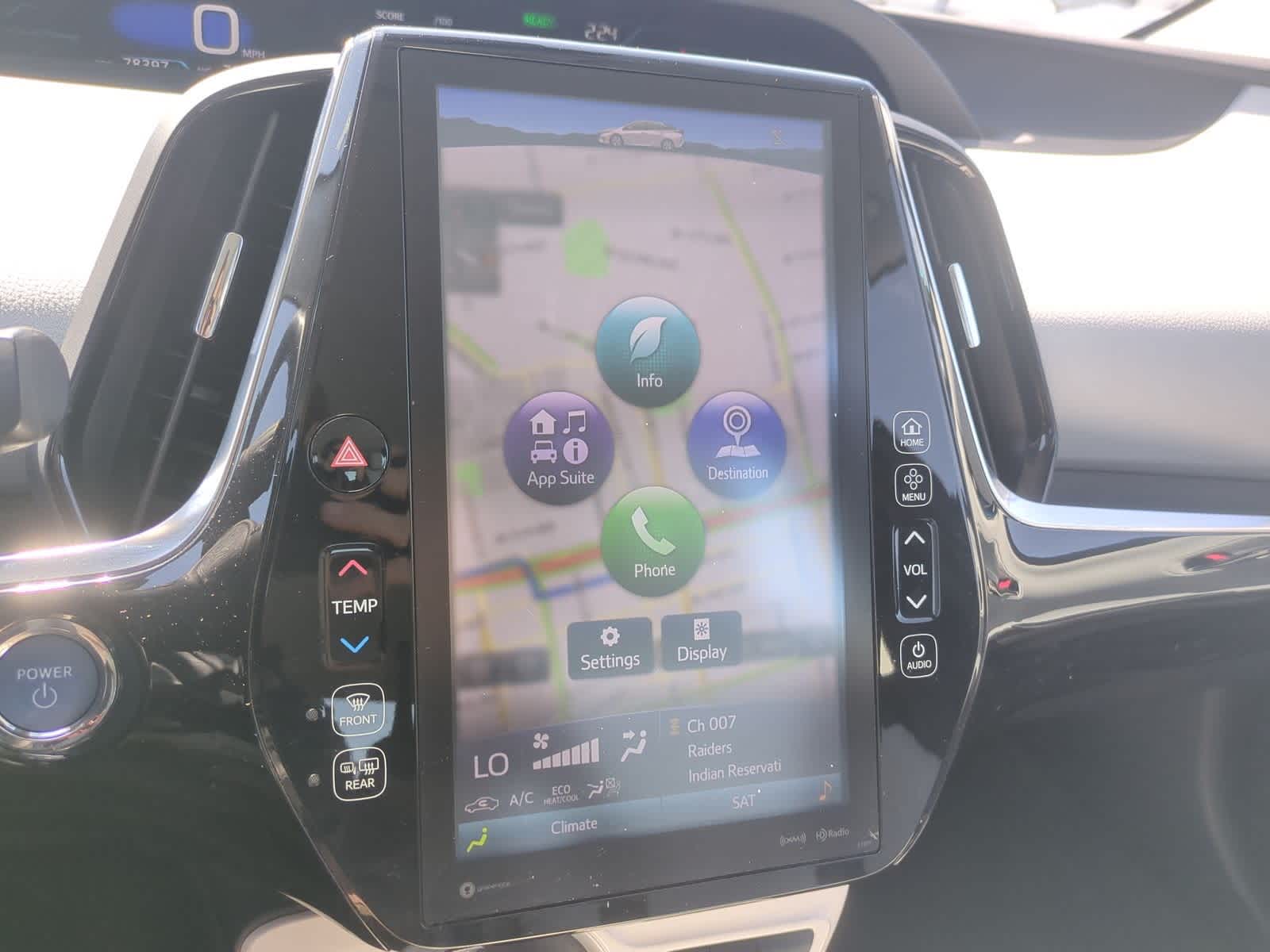 Thumbnail: 2017 Toyota Prius Prime - 28