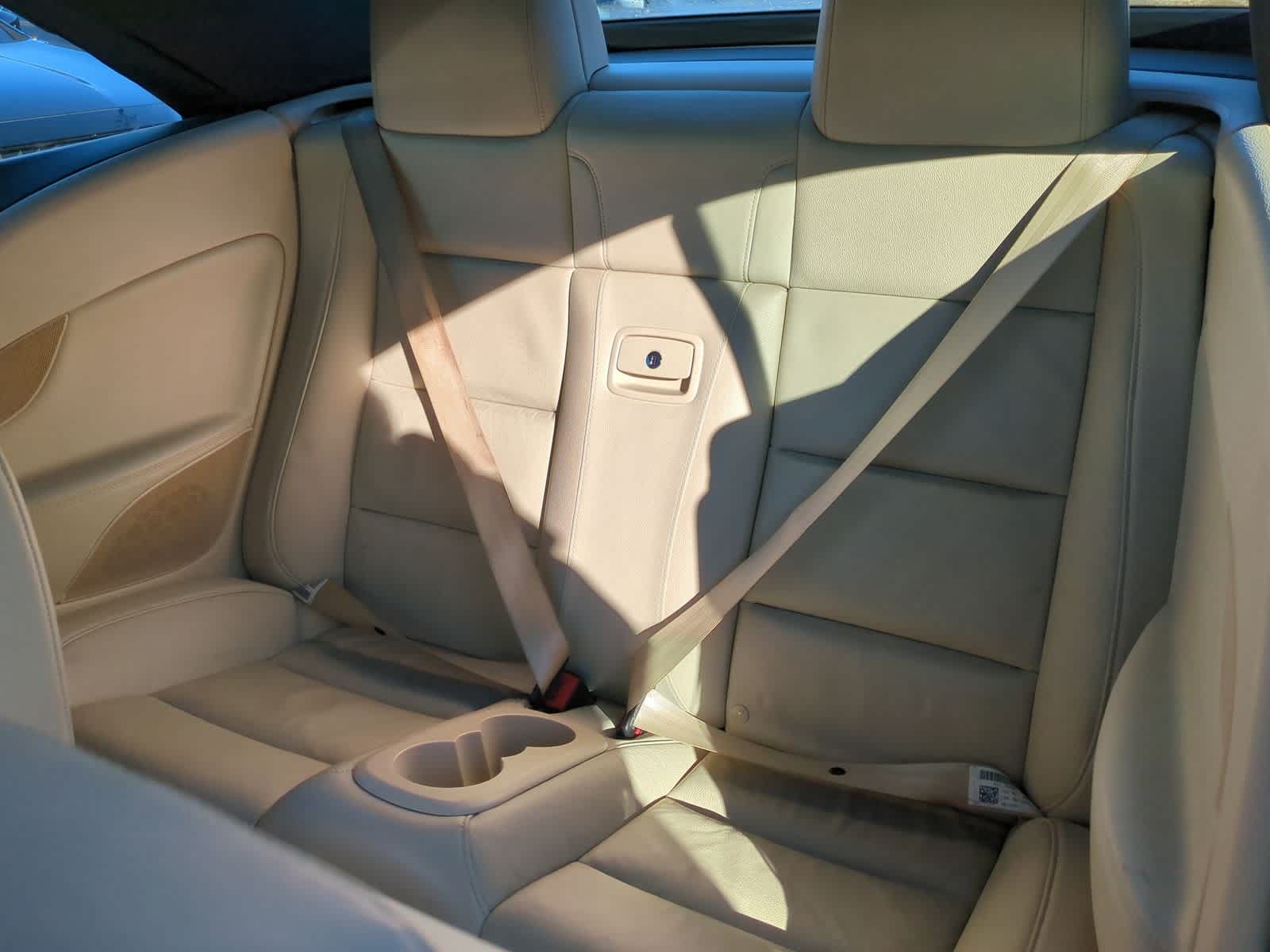 Thumbnail: 2012 Volkswagen Eos - 20