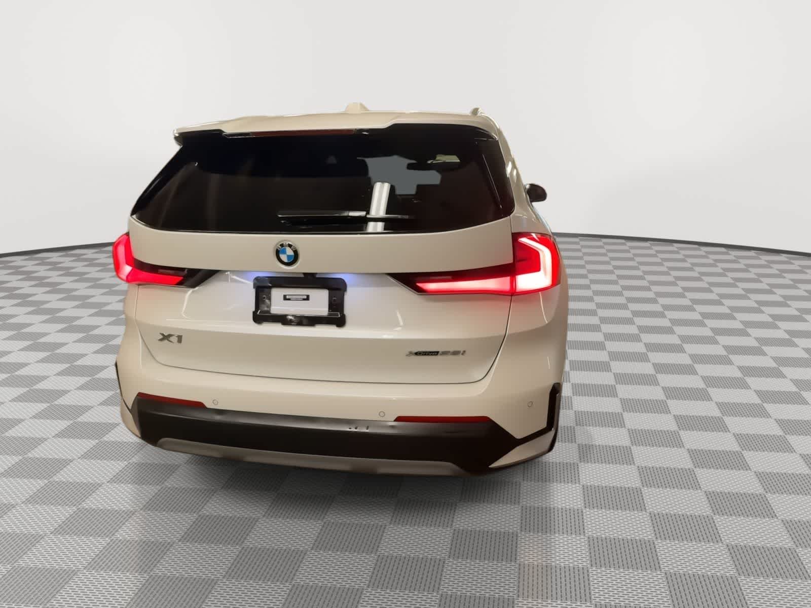 Thumbnail: 2023 BMW X1 - 7