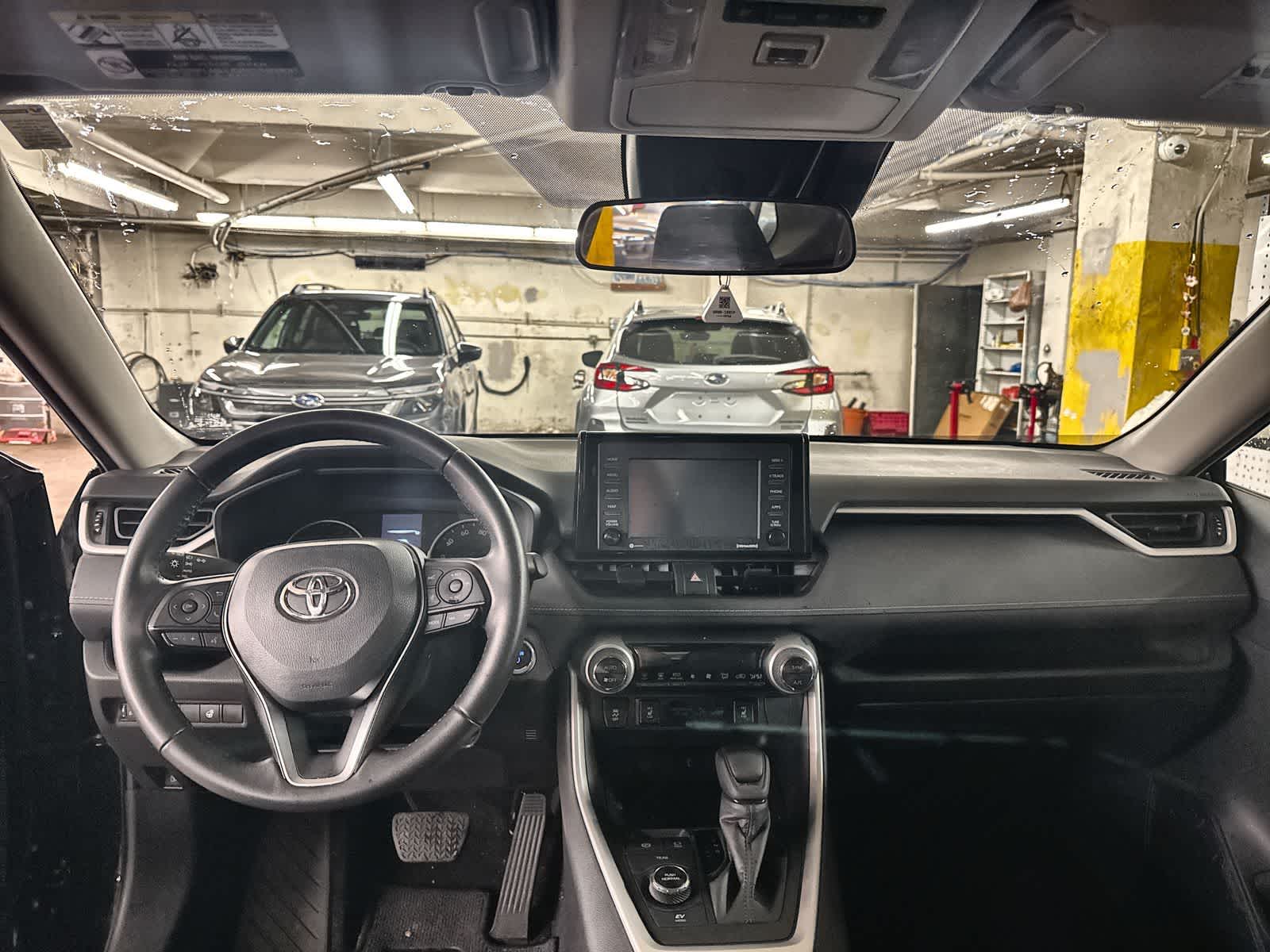 Thumbnail: 2022 Toyota RAV4 - 16