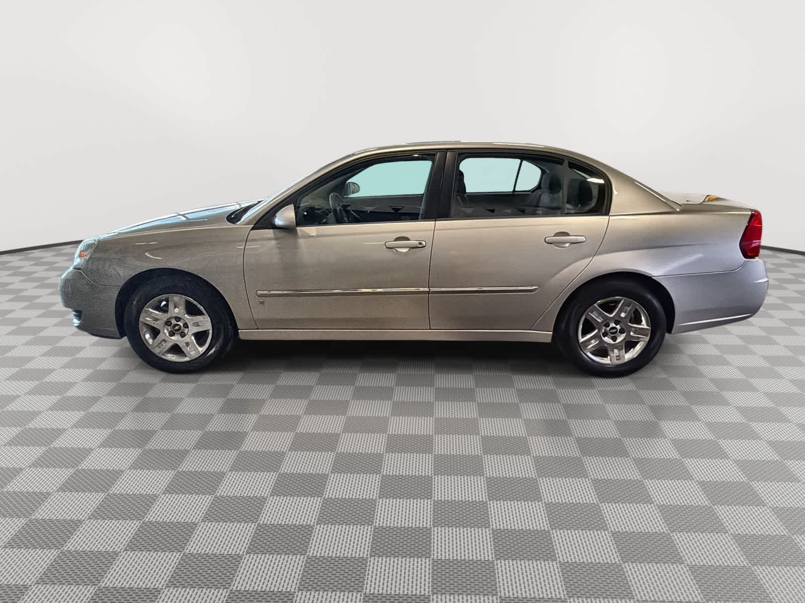 Thumbnail: 2007 Chevrolet Malibu - 5