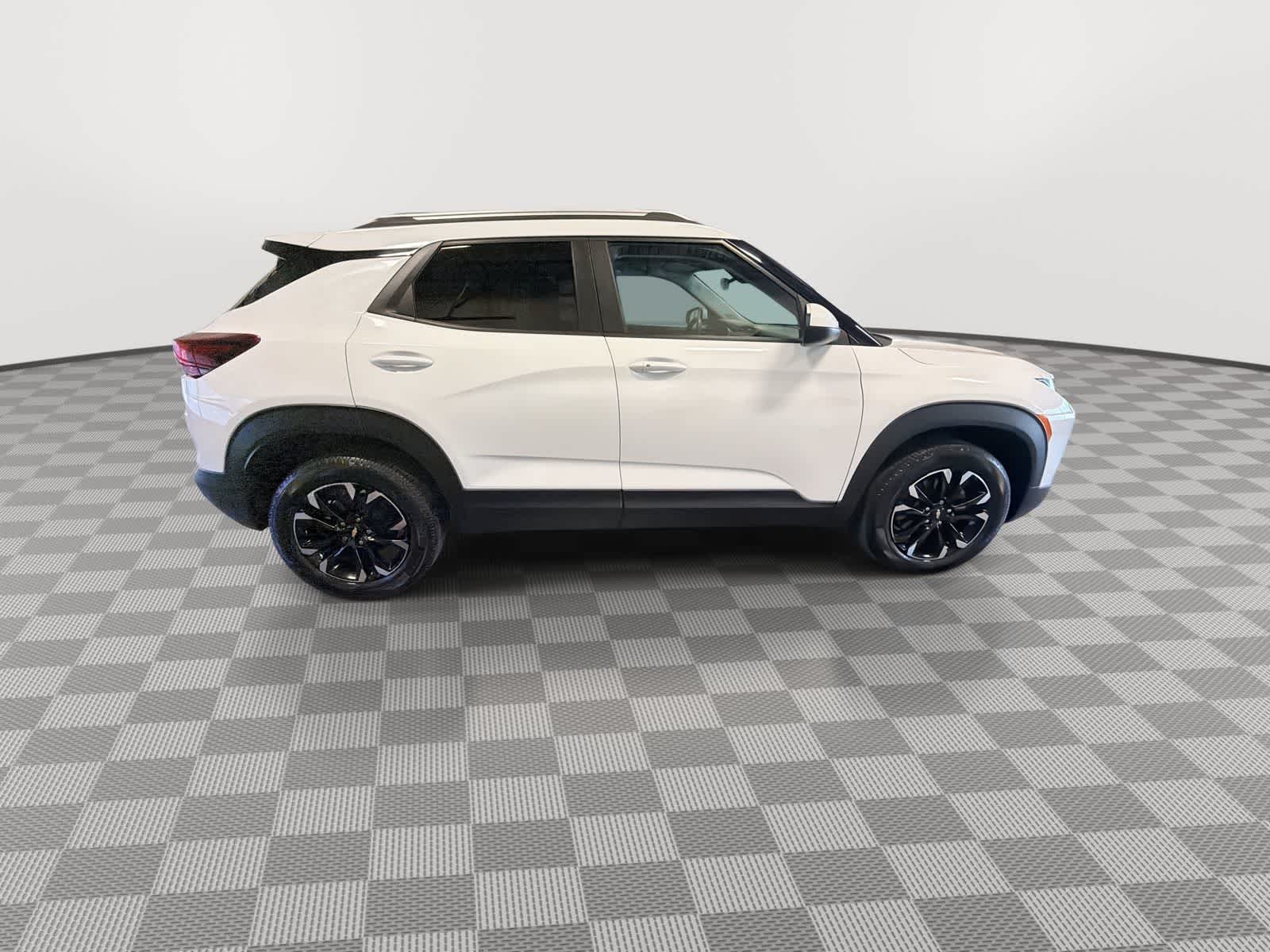 Thumbnail: 2021 Chevrolet TrailBlazer - 9