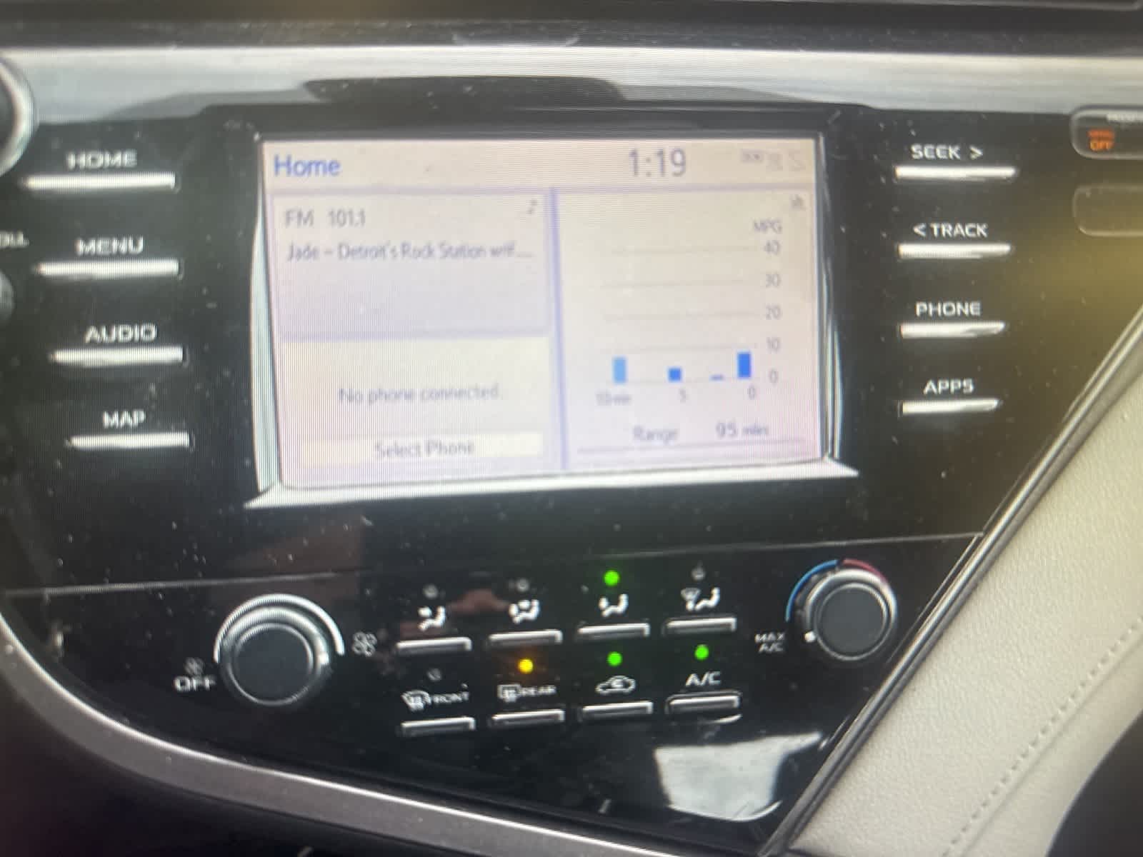 Thumbnail: 2019 Toyota Camry - 14