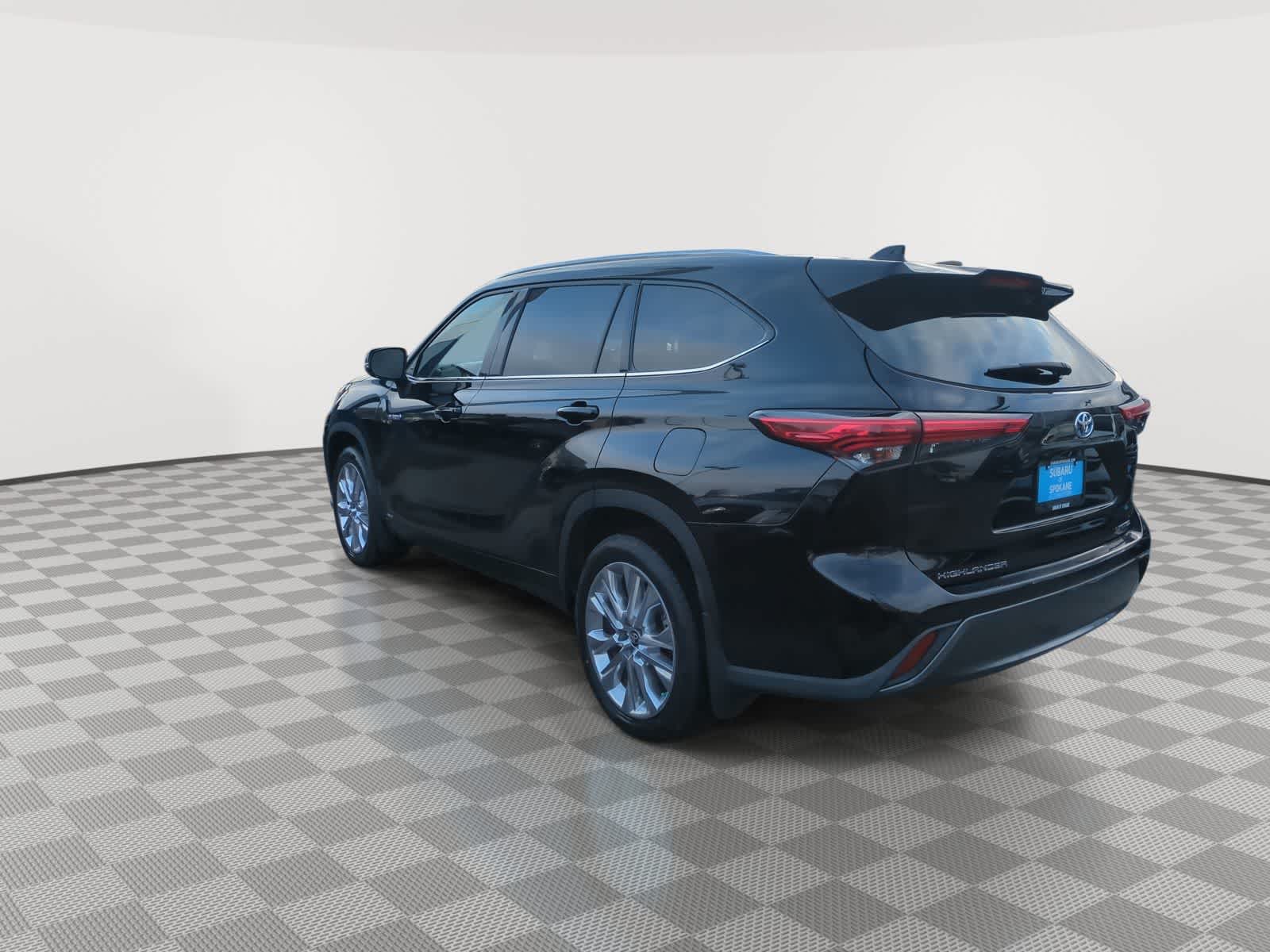 Thumbnail: 2021 Toyota Highlander - 6