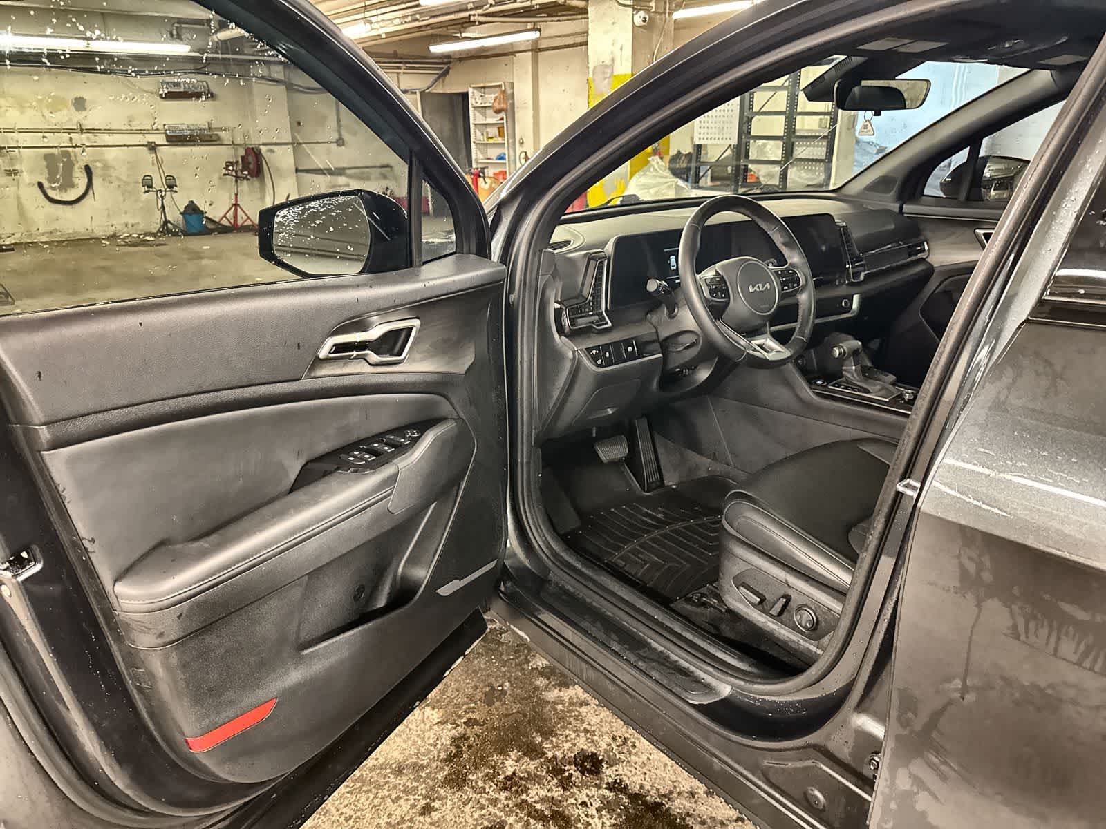 Thumbnail: 2023 Kia Sportage - 10