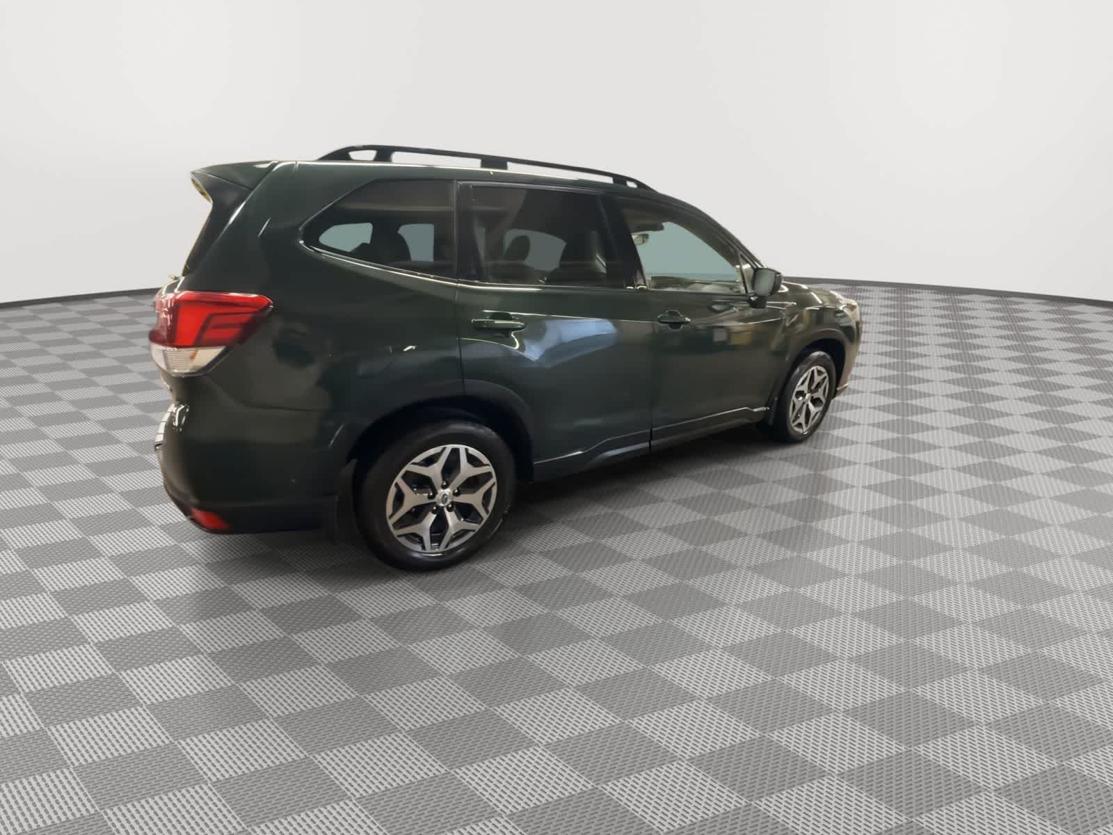 Thumbnail: 2023 Subaru Forester - 9