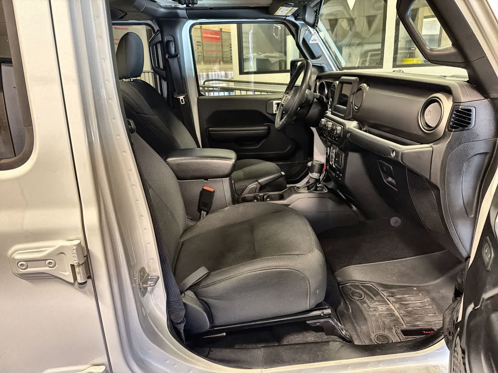 Thumbnail: 2020 Jeep Gladiator - 22