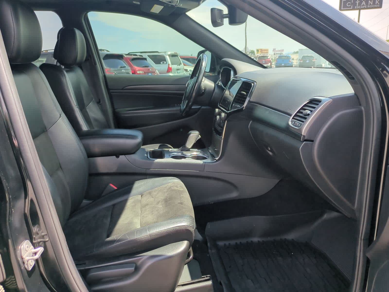 Thumbnail: 2020 Jeep Grand Cherokee - 23