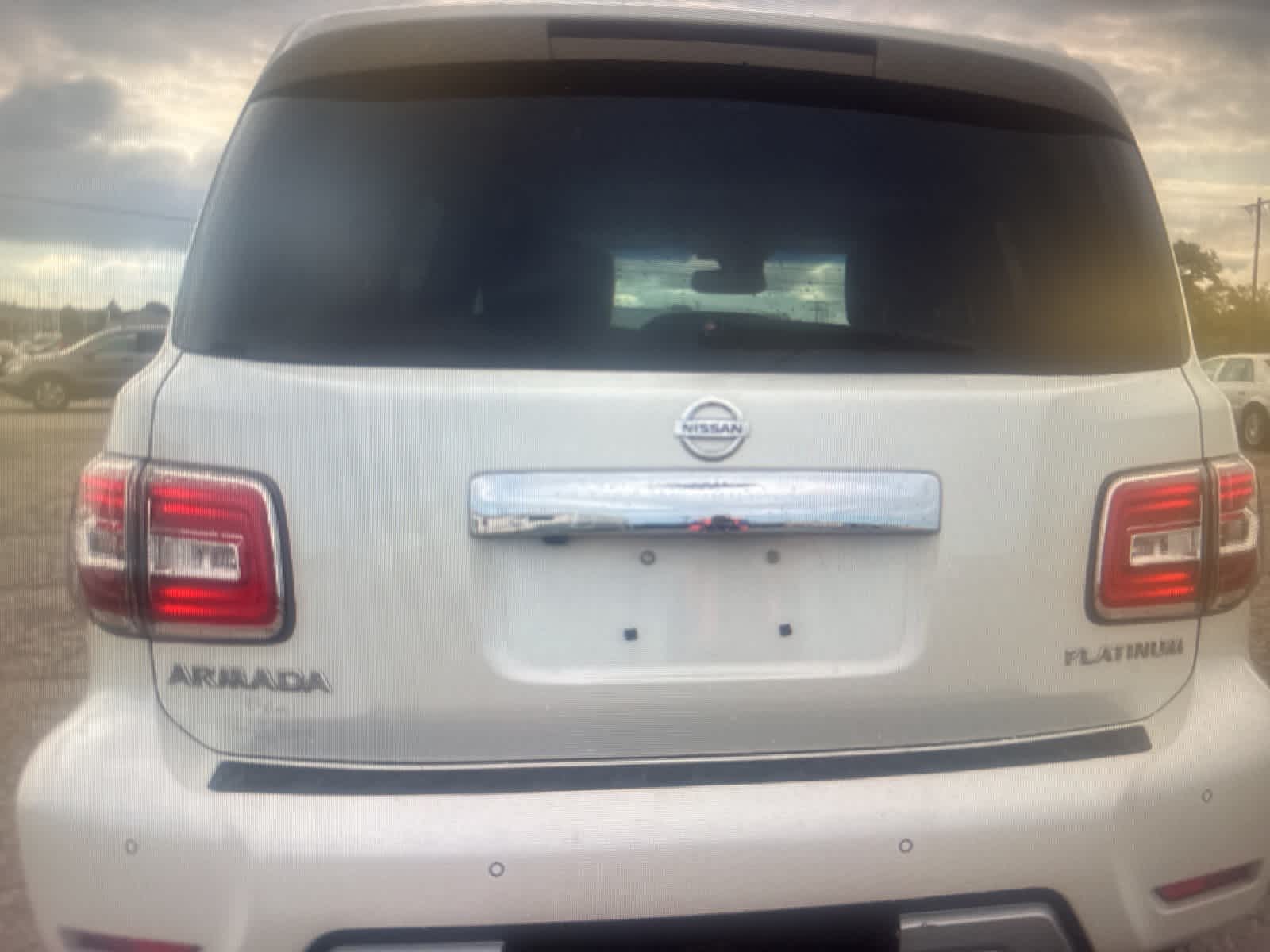 2017 Nissan Armada Platinum photo 3