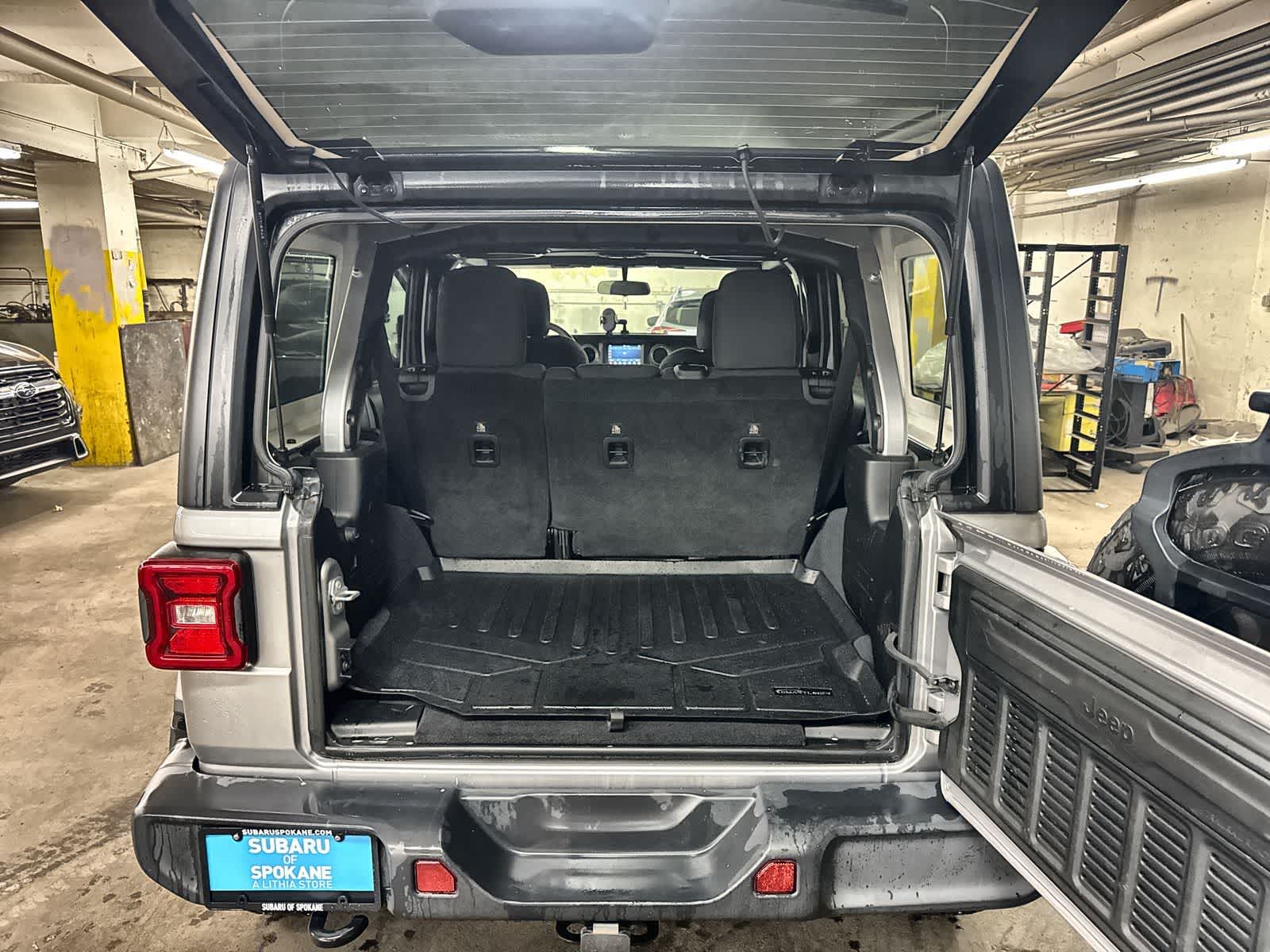 Thumbnail: 2018 Jeep Wrangler - 30