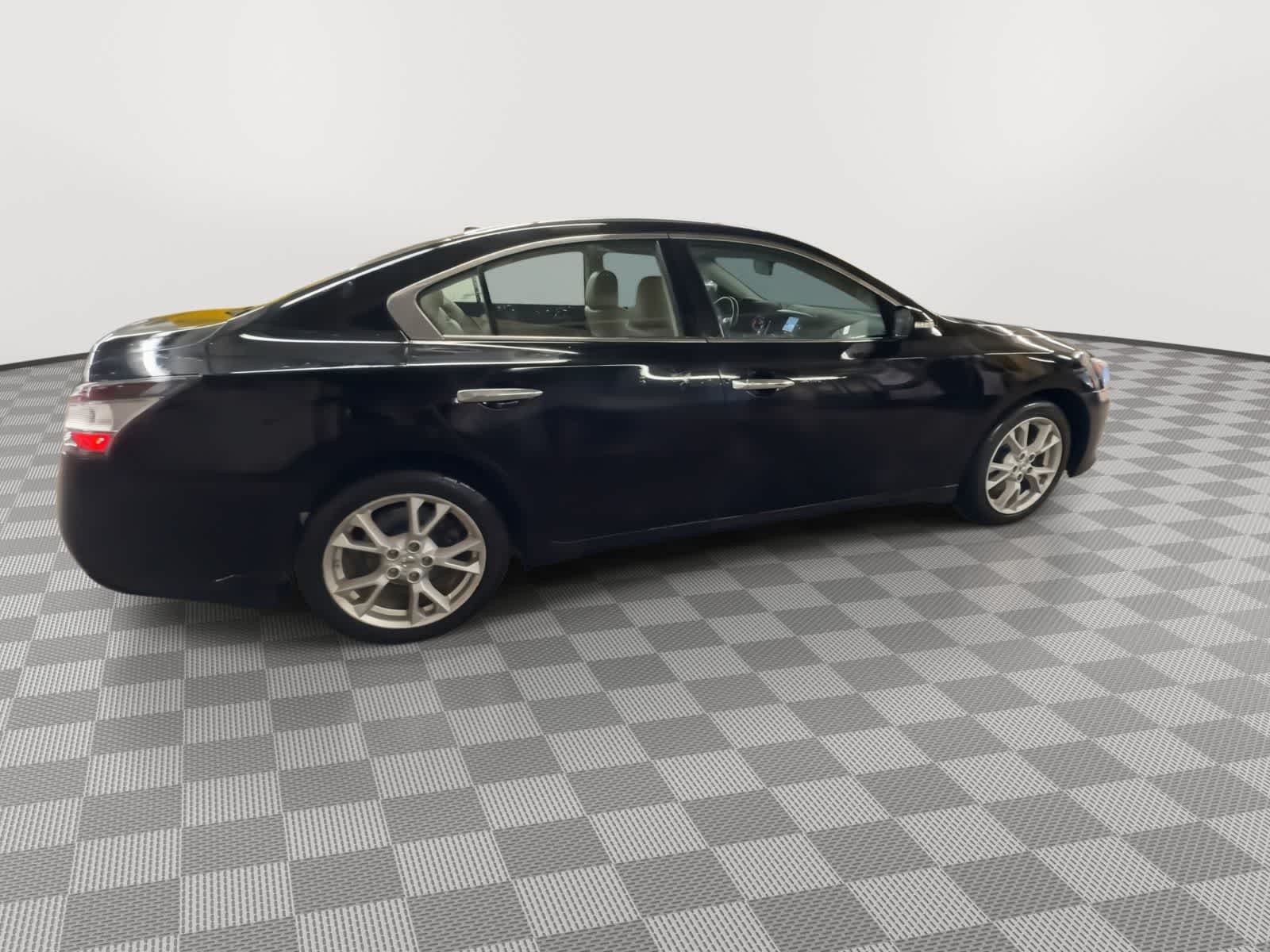 Thumbnail: 2014 Nissan Maxima - 9