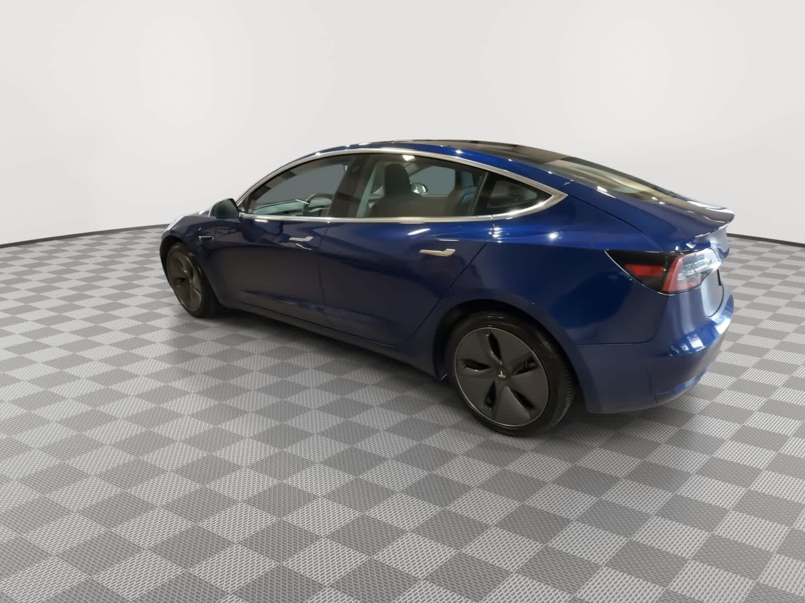 Thumbnail: 2019 Tesla Model 3 - 6