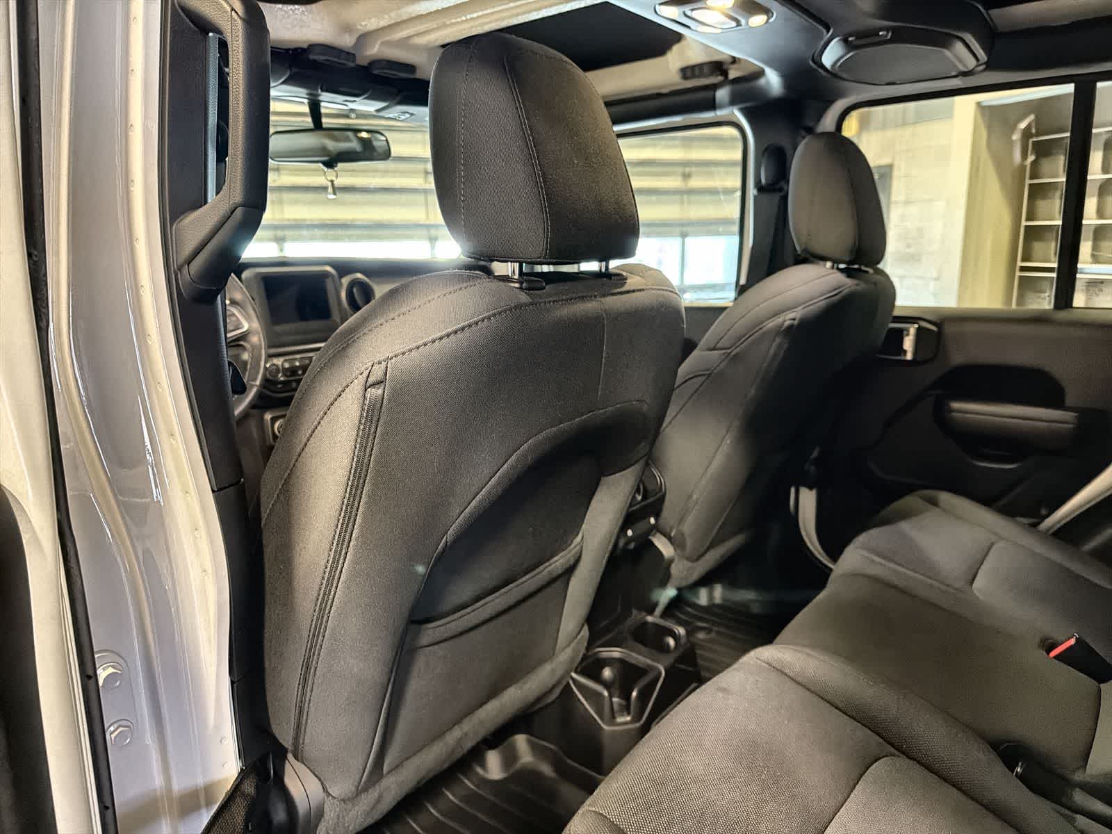 Thumbnail: 2020 Jeep Gladiator - 19