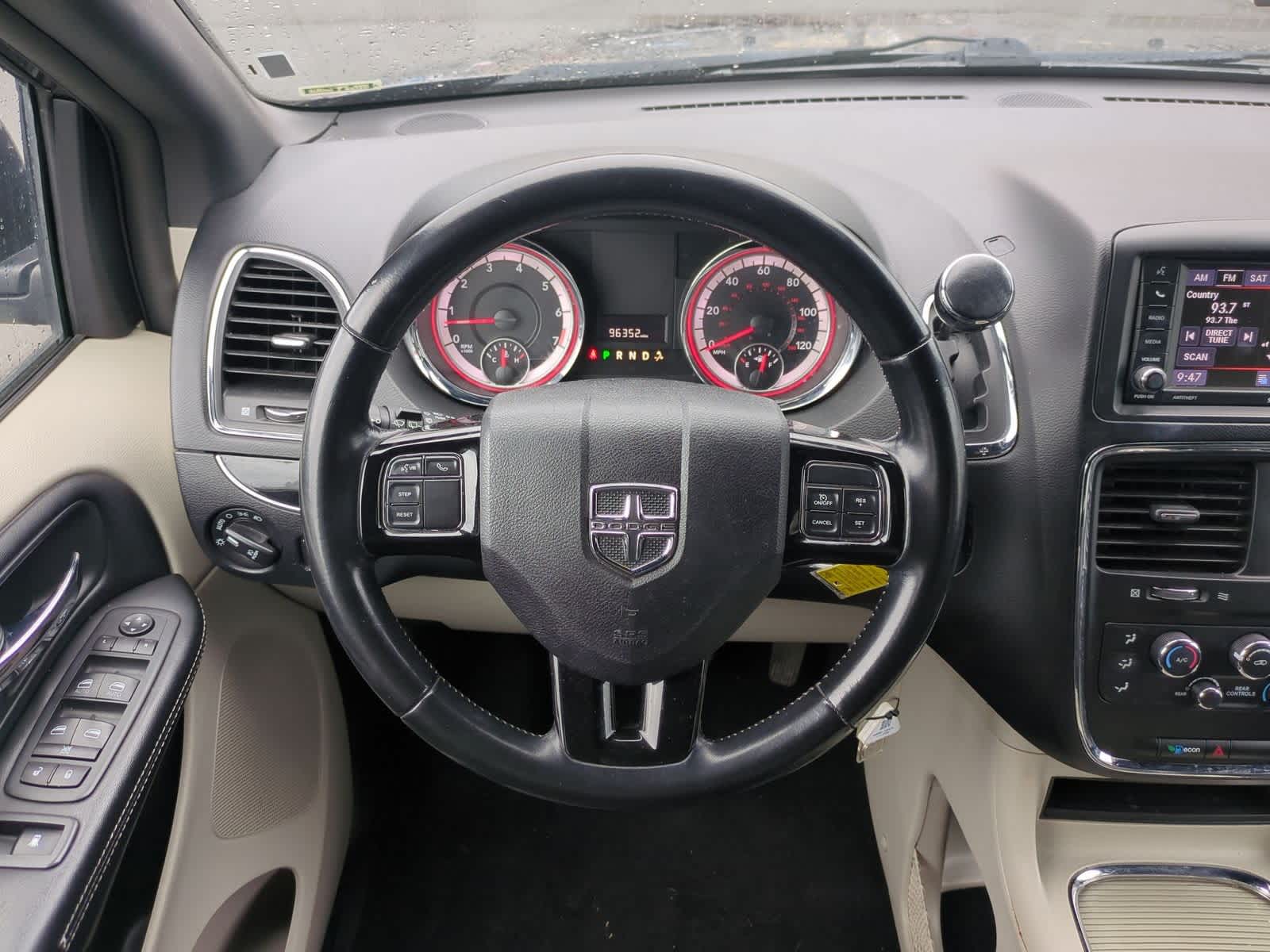 Thumbnail: 2020 Dodge Grand Caravan - 23