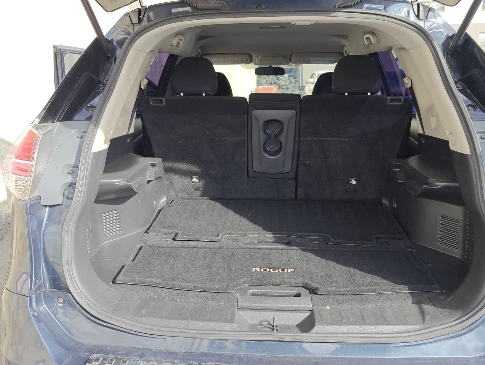 Thumbnail: 2016 Nissan Rogue - 33