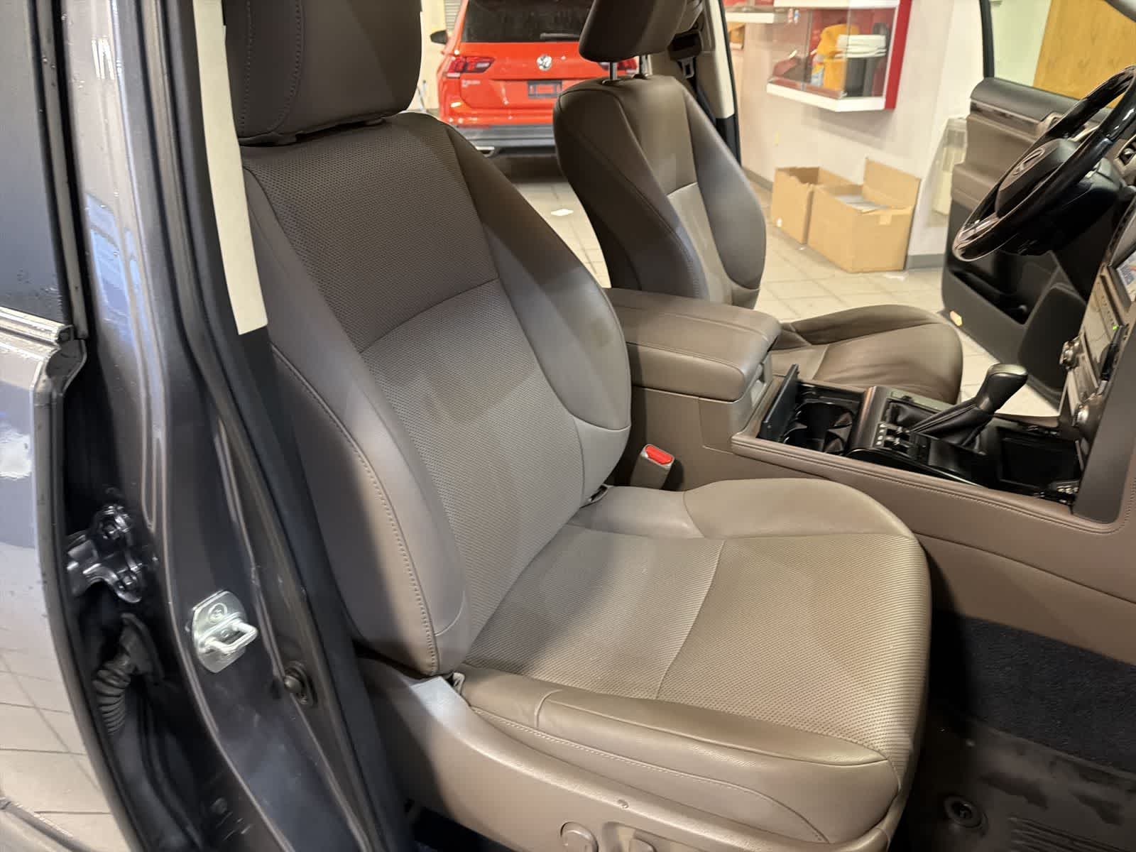 Thumbnail: 2020 Lexus GX - 24