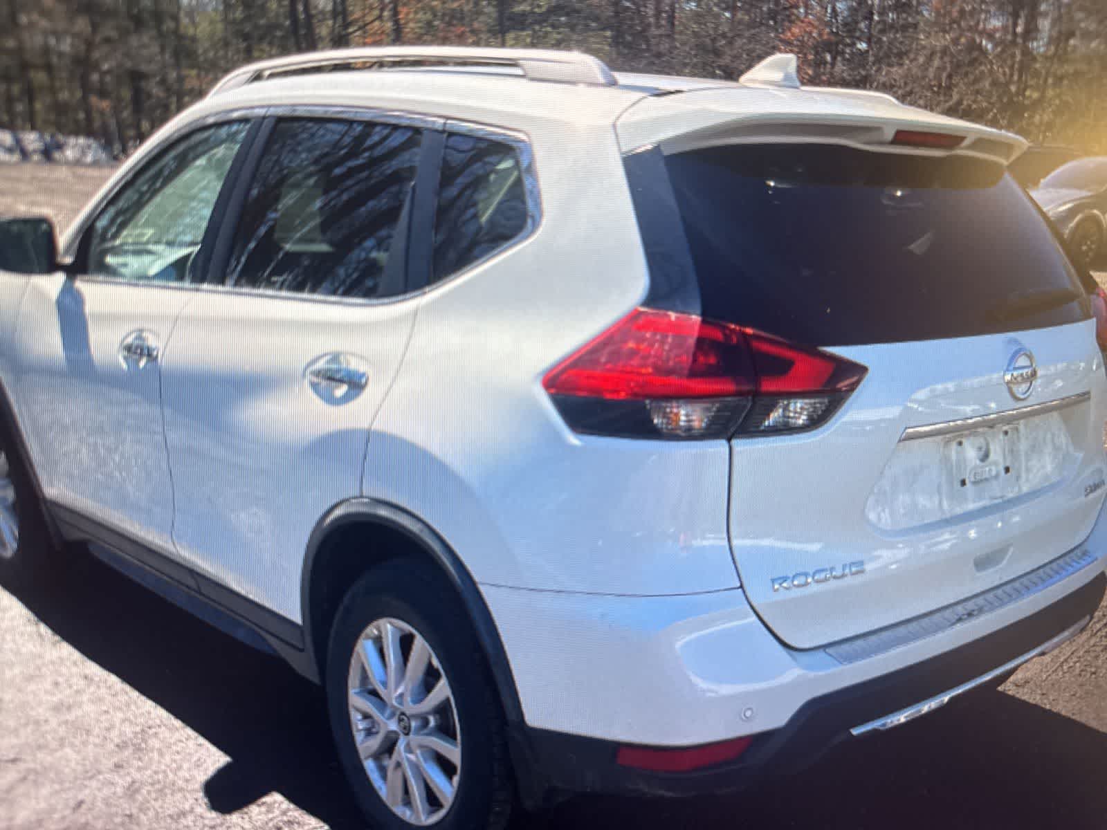 Thumbnail: 2019 Nissan Rogue - 3