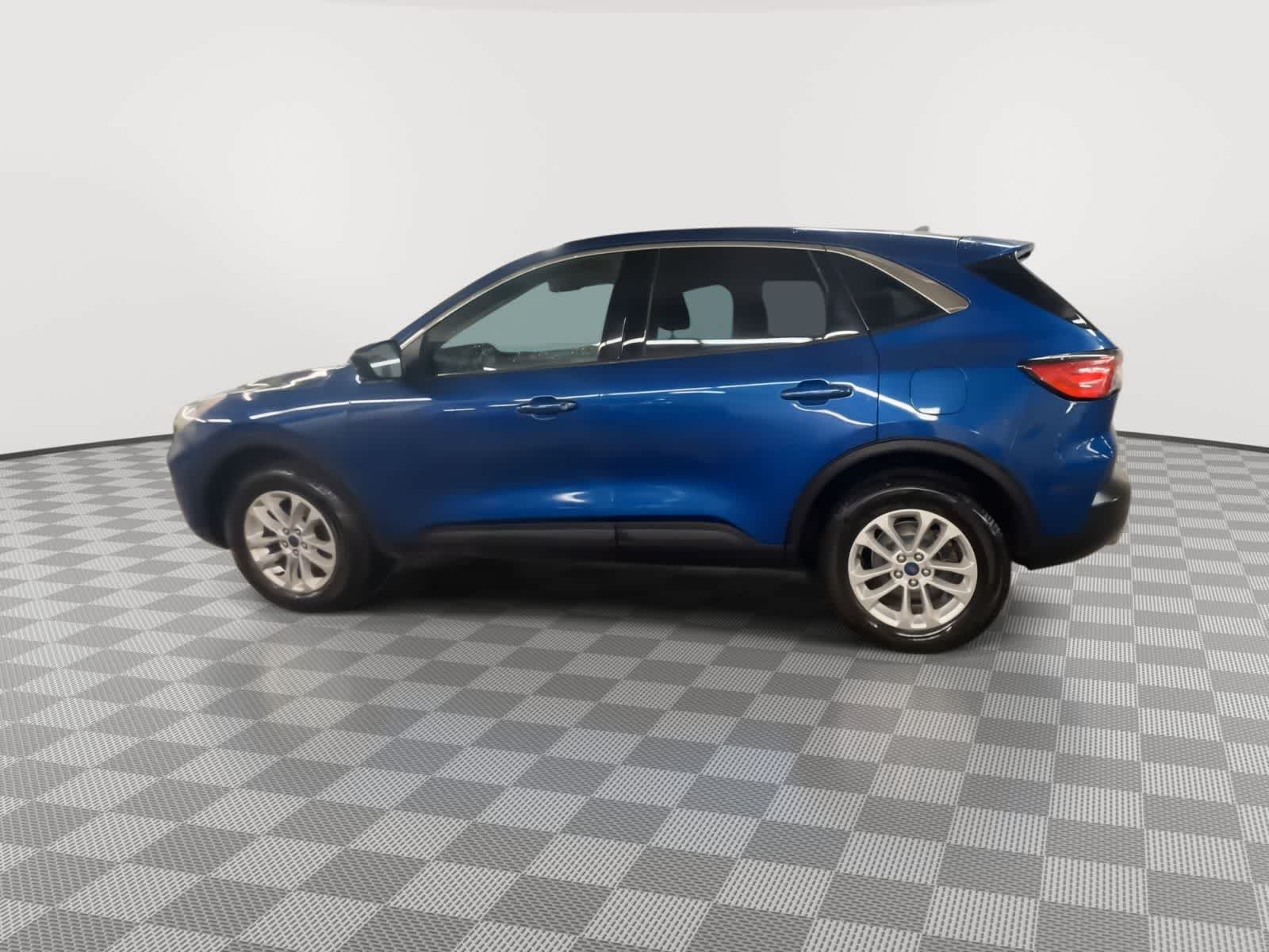 Thumbnail: 2022 Ford Escape - 5