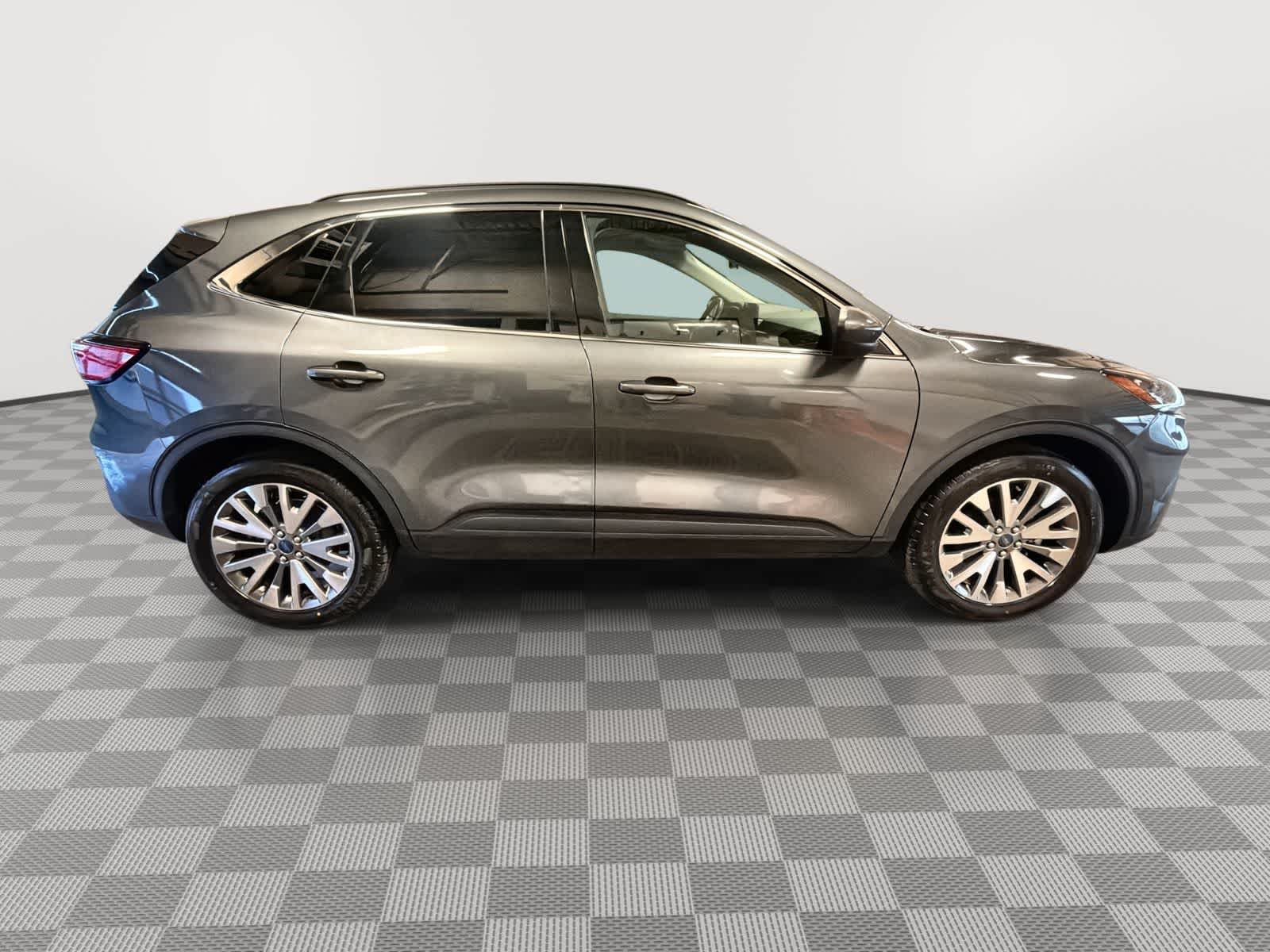 Thumbnail: 2022 Ford Escape - 9