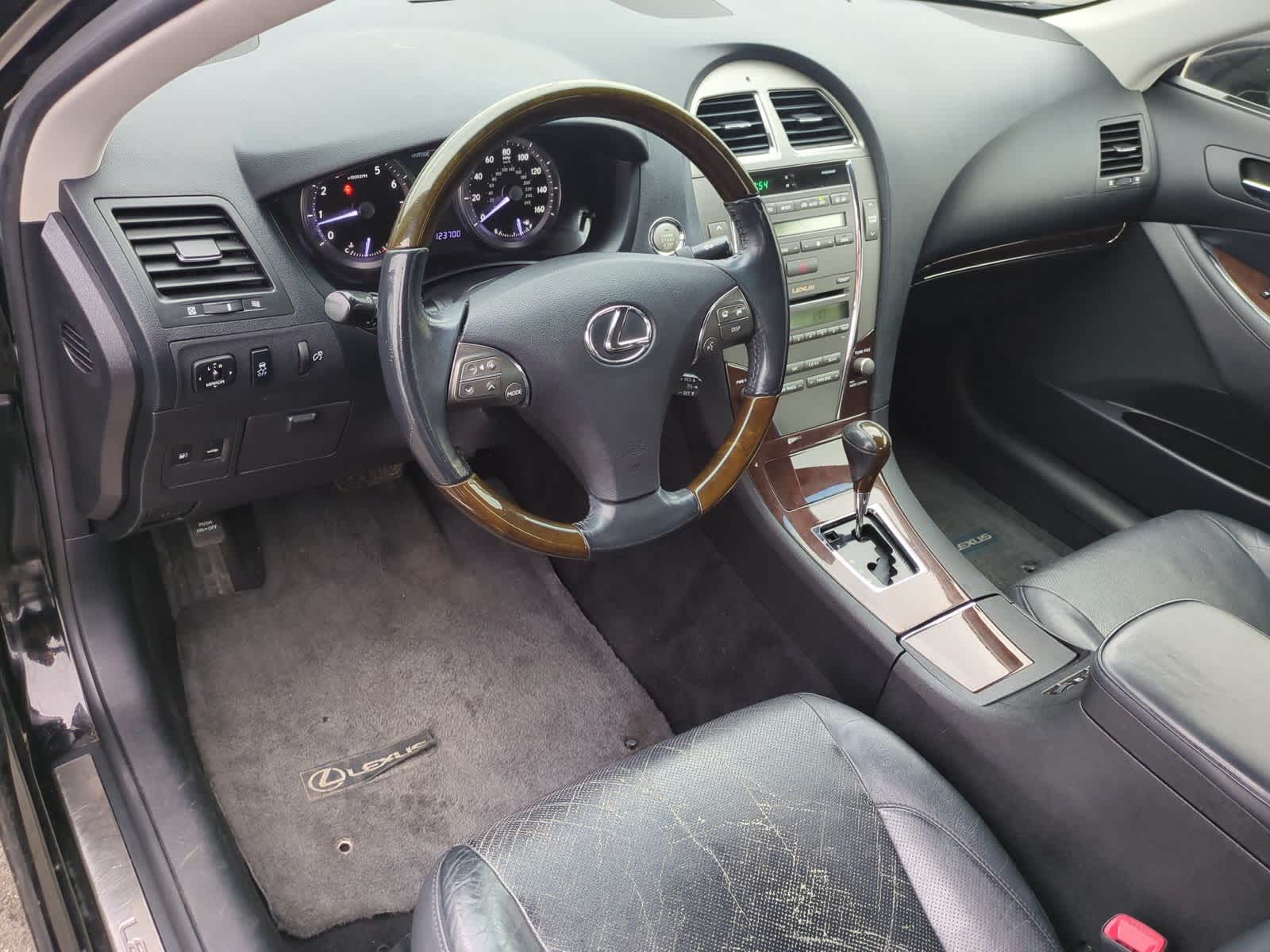 Thumbnail: 2011 Lexus ES - 10