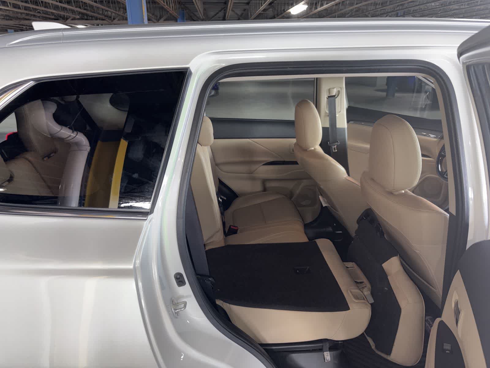 Thumbnail: 2020 Mitsubishi Outlander - 5