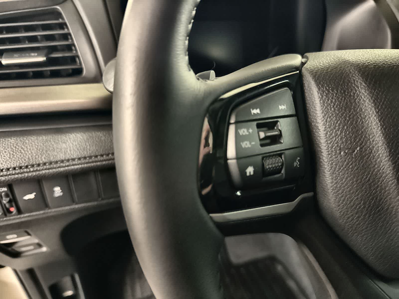 Thumbnail: 2025 Honda Odyssey - 25