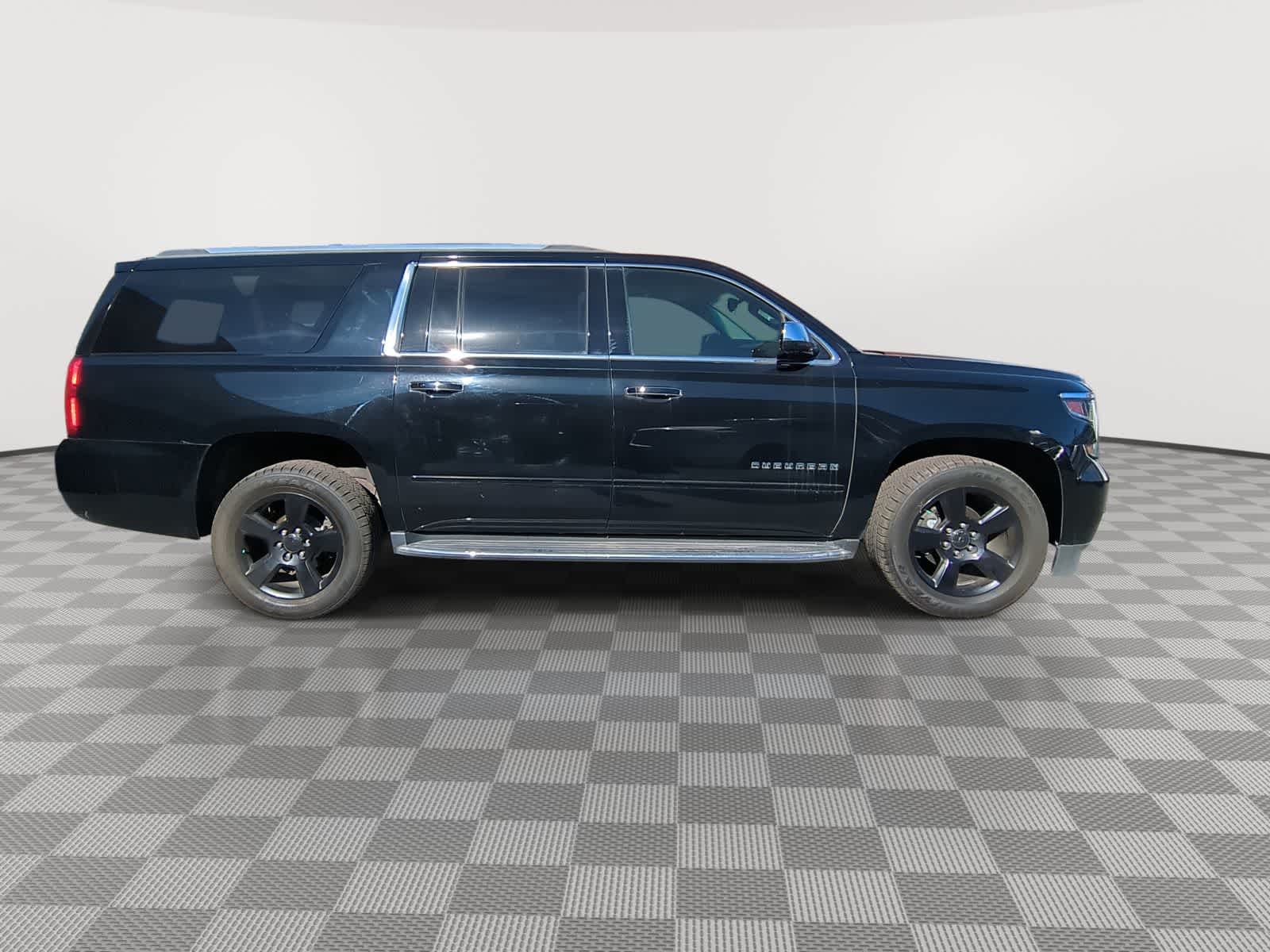 Thumbnail: 2020 Chevrolet Suburban - 9