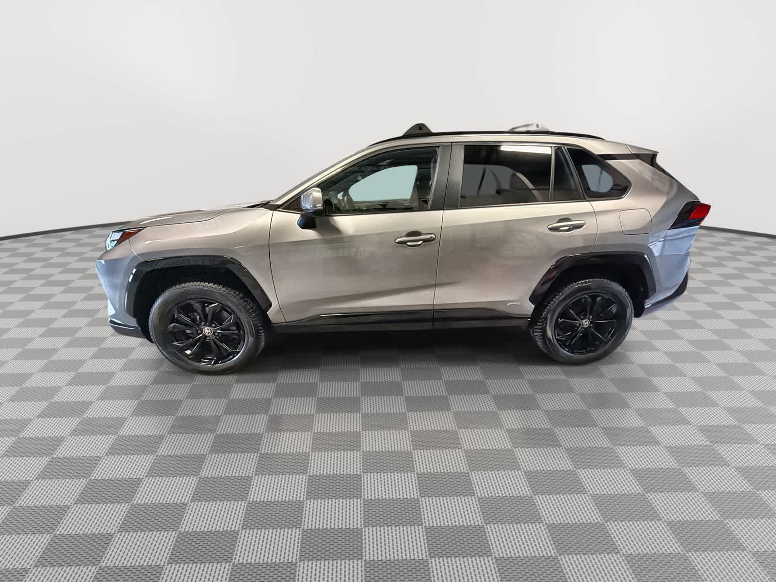 Thumbnail: 2022 Toyota RAV4 - 5