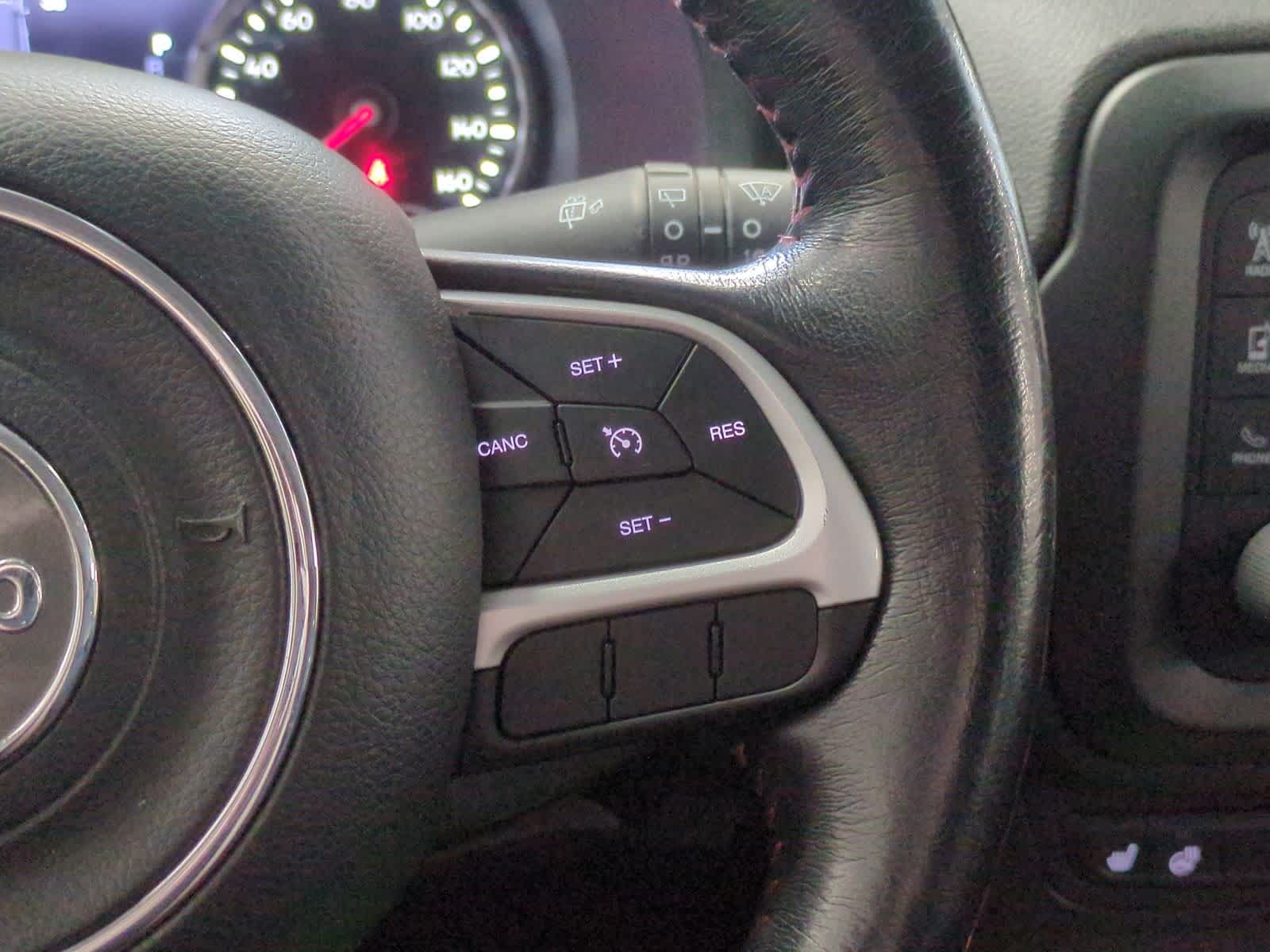 Thumbnail: 2017 Jeep Renegade - 24