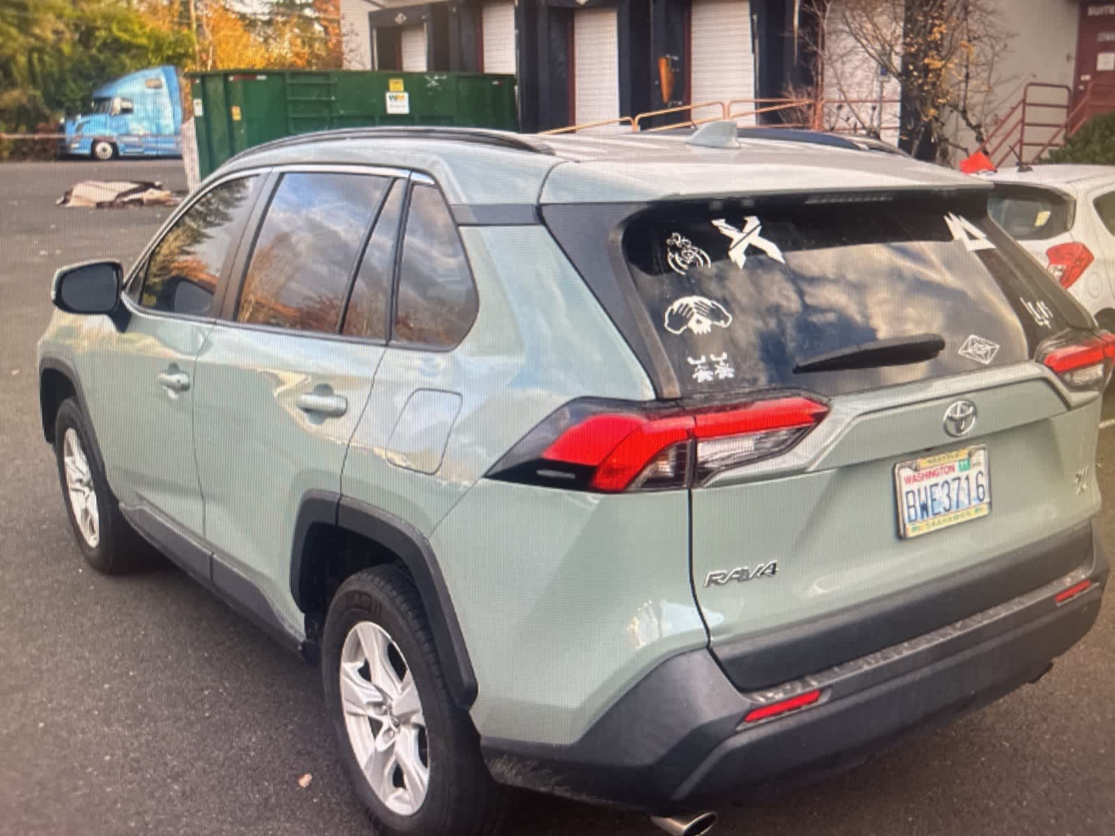 Thumbnail: 2021 Toyota RAV4 - 3