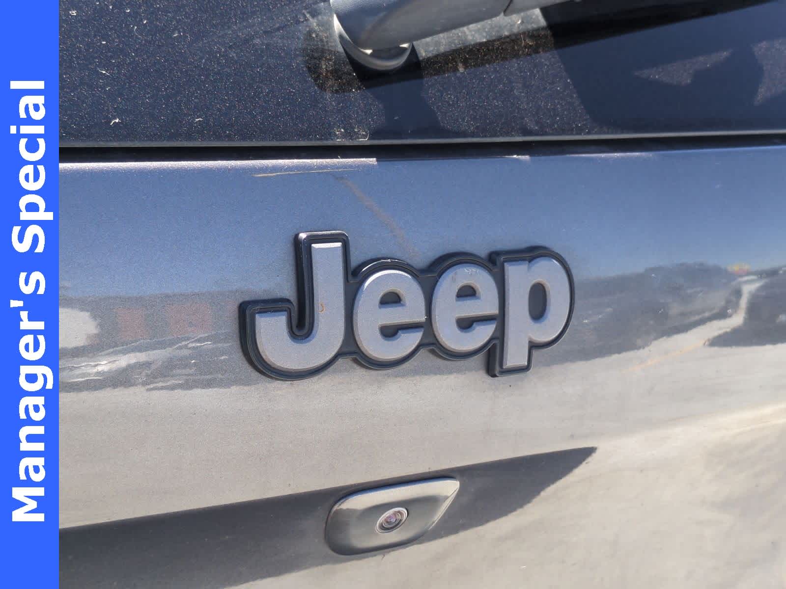 Thumbnail: 2016 Jeep Cherokee - 12