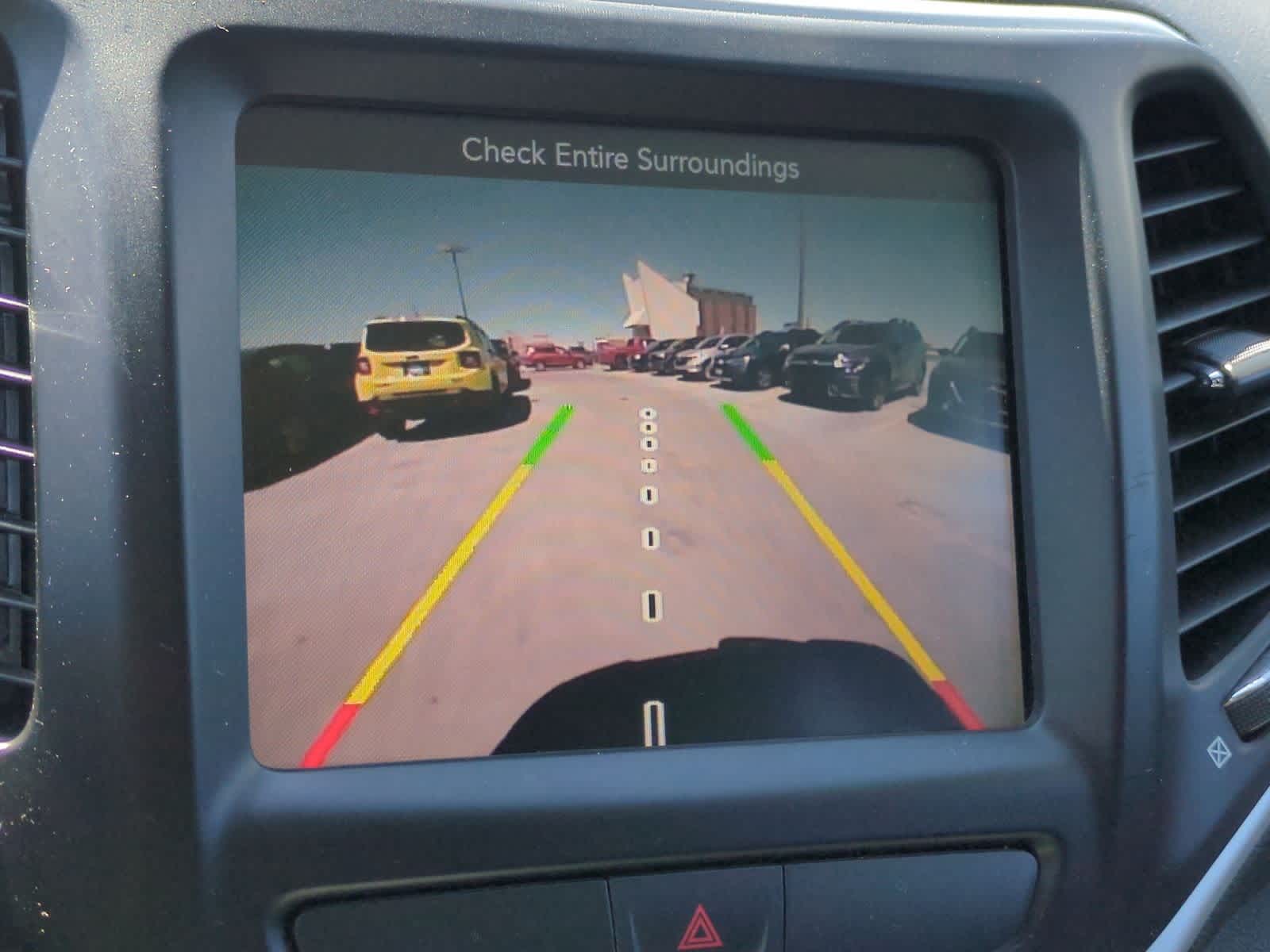 Thumbnail: 2016 Jeep Cherokee - 30