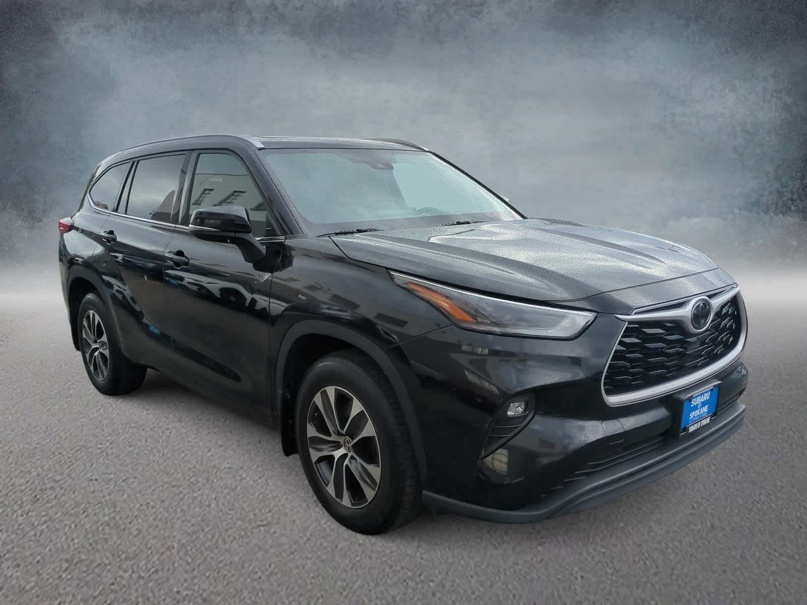 Used 2021 Toyota Highlander XLE with VIN 5TDGZRBHXMS071365 for sale in Spokane, WA