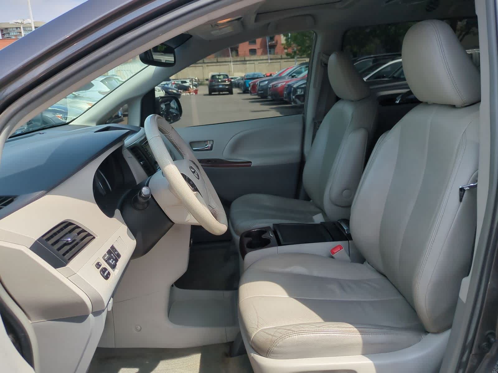 Thumbnail: 2013 Toyota Sienna - 17