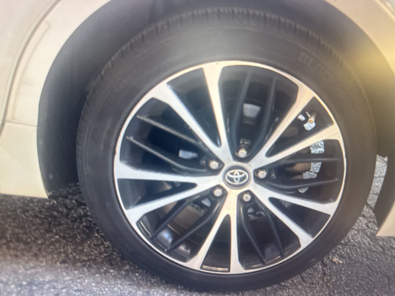 Thumbnail: 2019 Toyota Camry - 8