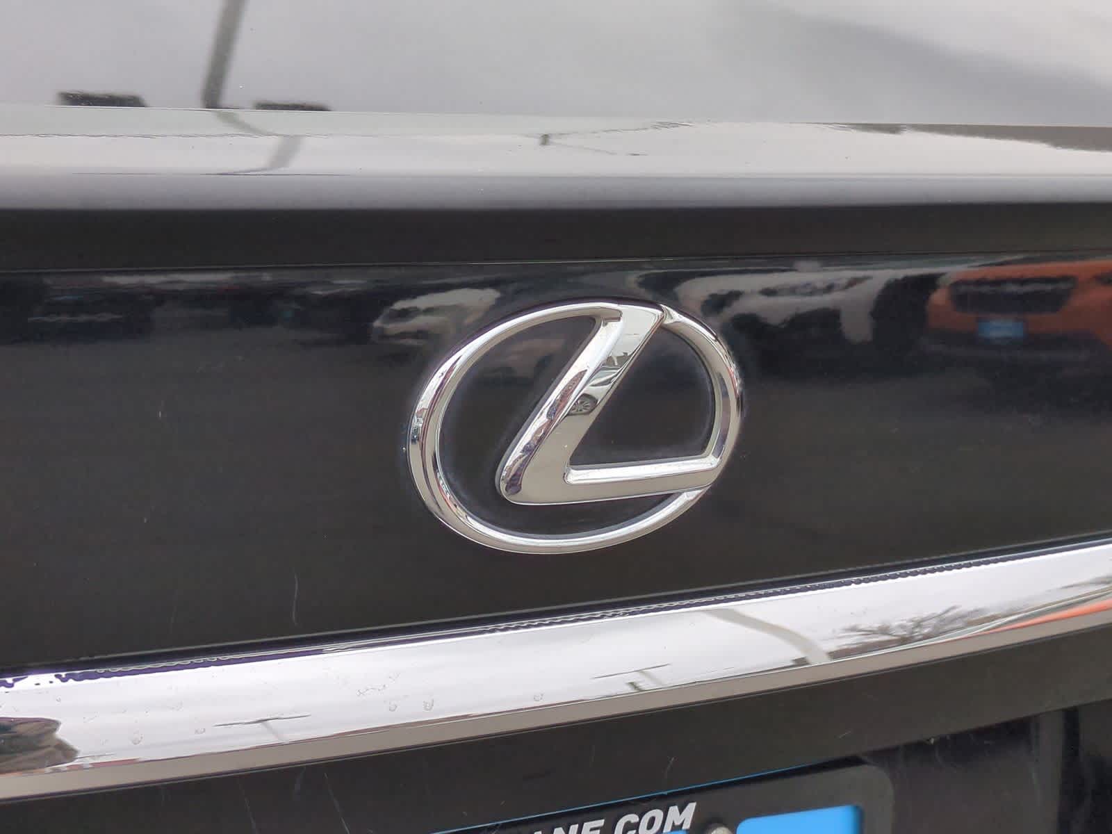 Thumbnail: 2011 Lexus ES - 12