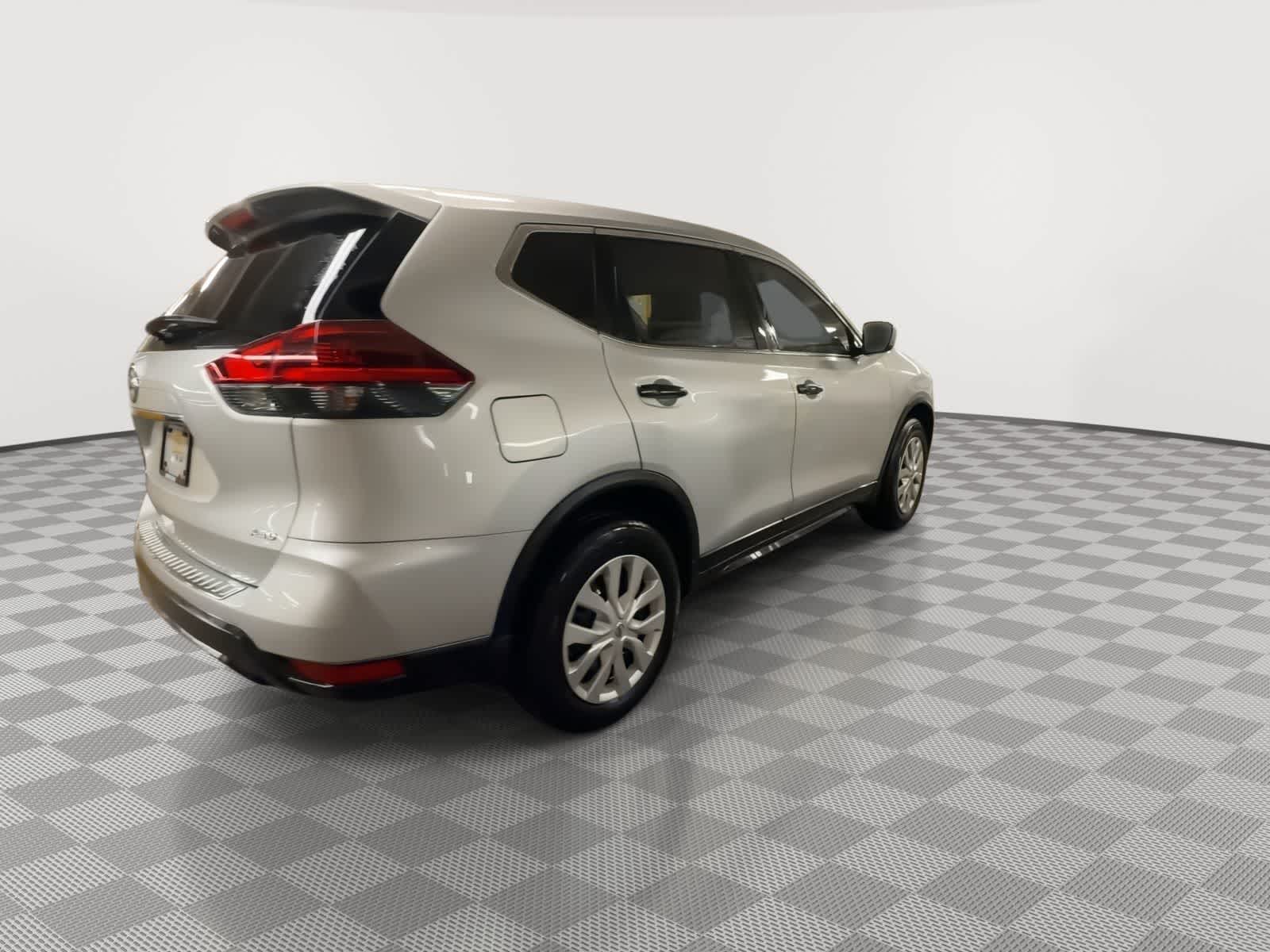 Thumbnail: 2020 Nissan Rogue - 8