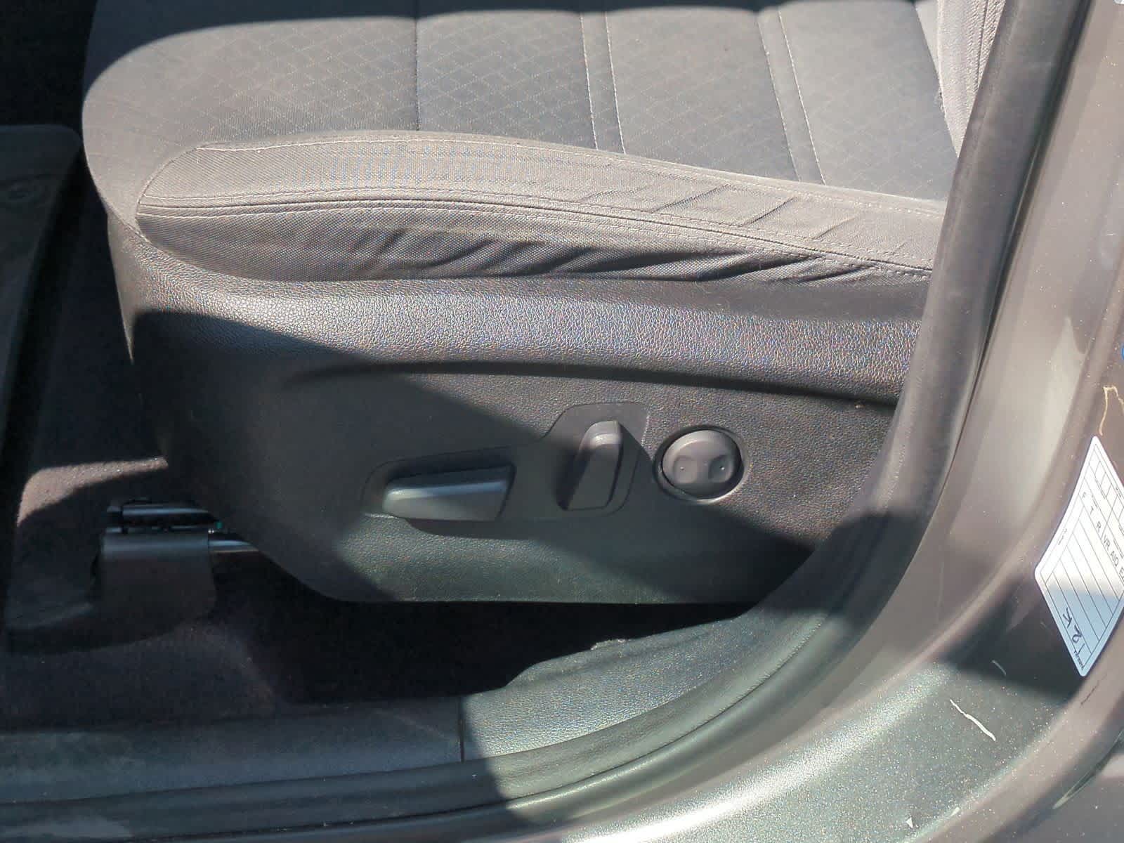 Thumbnail: 2016 Kia Sorento - 18