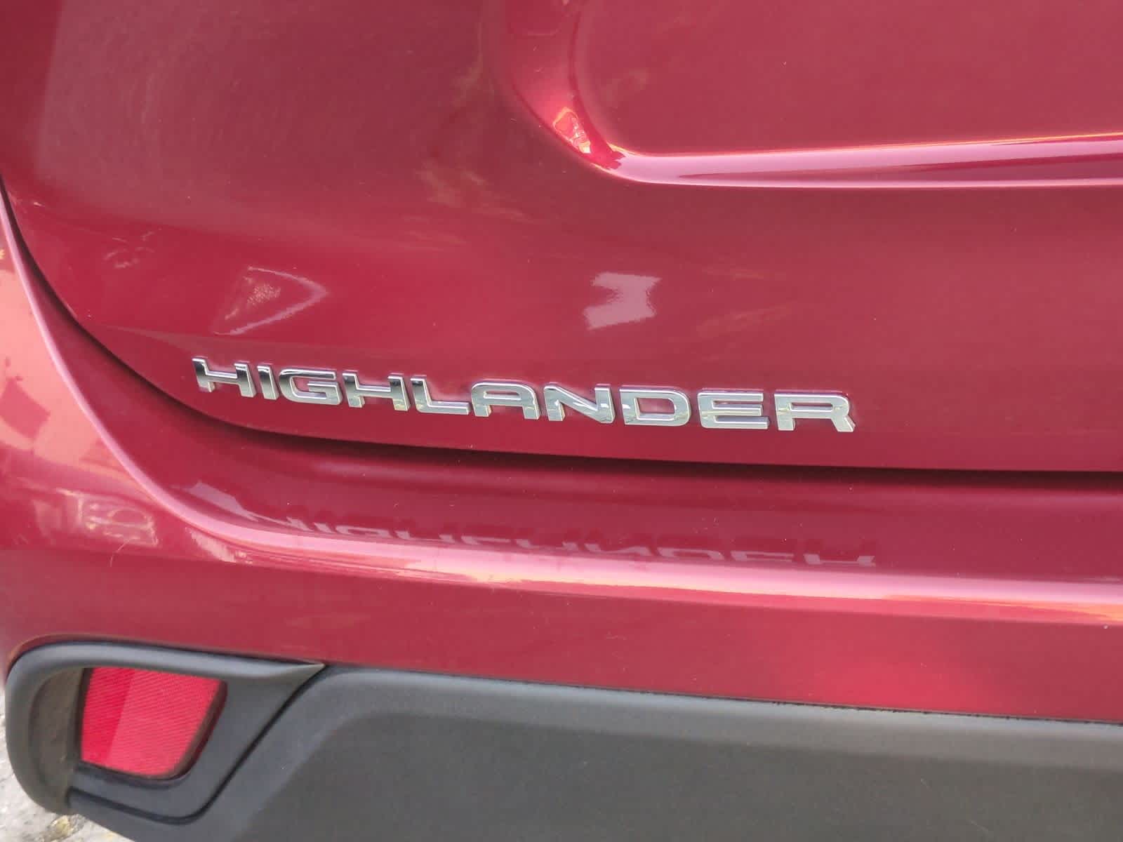 Thumbnail: 2023 Toyota Highlander - 13