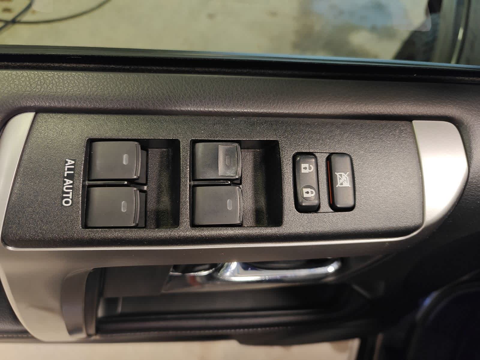 Thumbnail: 2021 Toyota 4Runner - 18