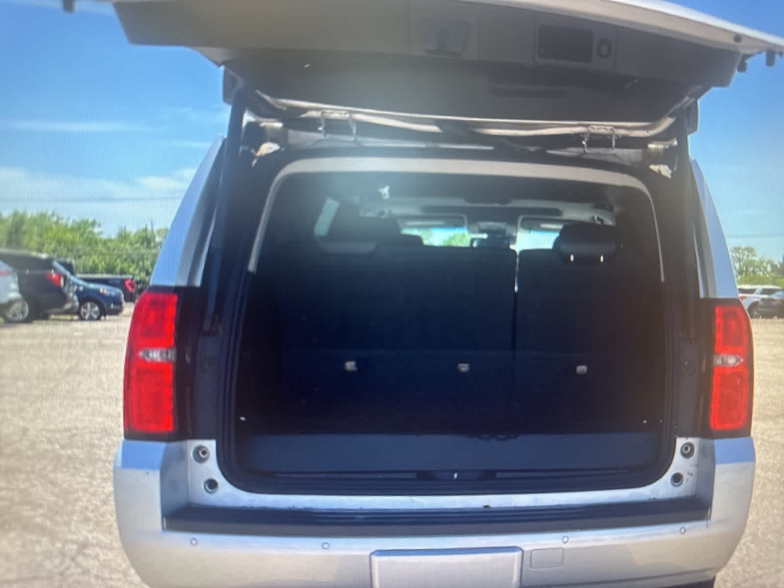 Thumbnail: 2019 Chevrolet Tahoe - 21