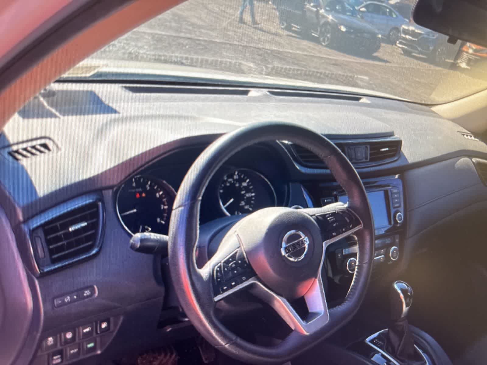 Thumbnail: 2019 Nissan Rogue - 15