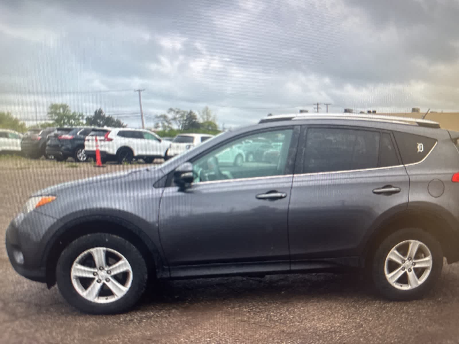 2014 Toyota RAV4 XLE 2