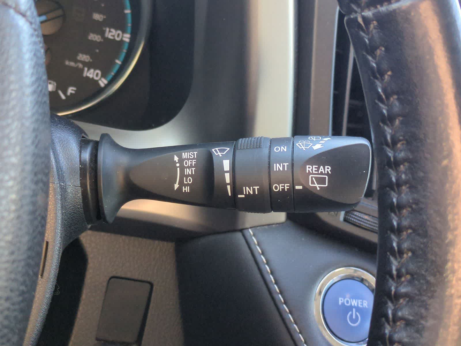 Thumbnail: 2018 Toyota RAV4 - 26