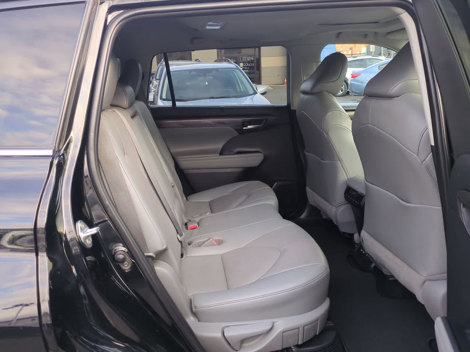 Thumbnail: 2021 Toyota Highlander - 22
