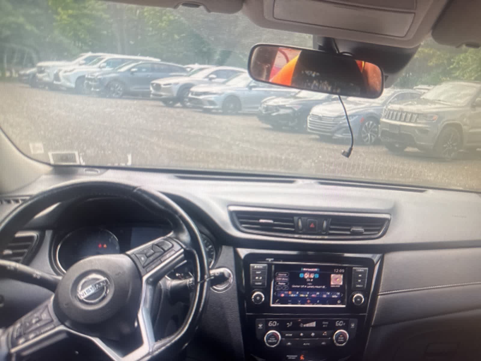 Thumbnail: 2019 Nissan Rogue - 15
