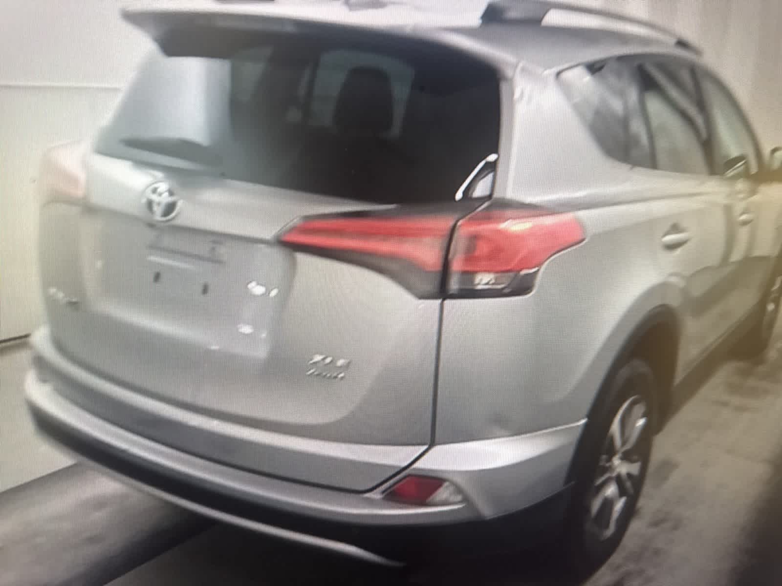 Thumbnail: 2017 Toyota RAV4 - 3