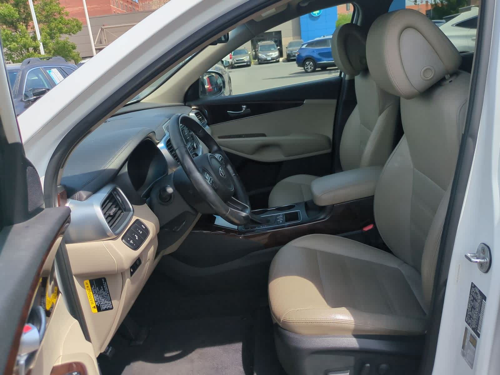 Thumbnail: 2016 Kia Sorento - 17